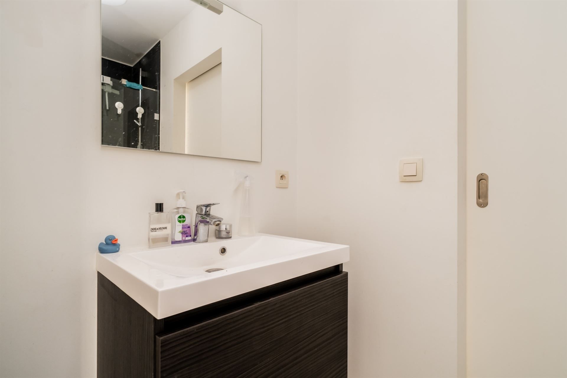 Prachtig, recent 3 slaapkamer duplex appartement met private tuin van 50m² foto 5