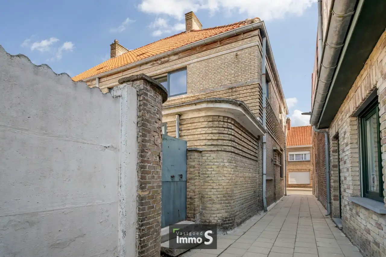 Te renoveren woning in Alveringem foto 5
