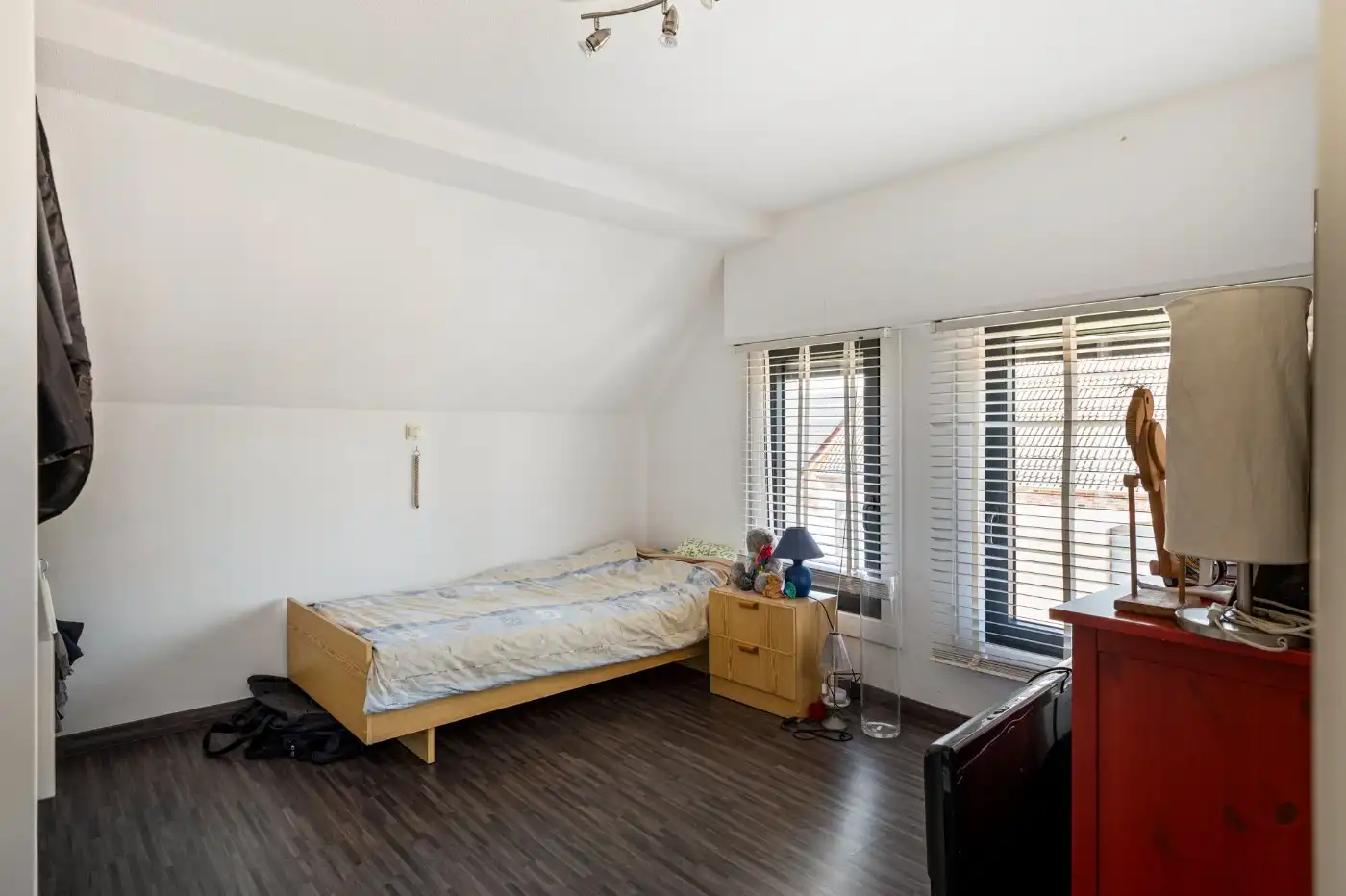 Instapklare, vrijstaande woning met 2 slpk., tuin en garage foto 17