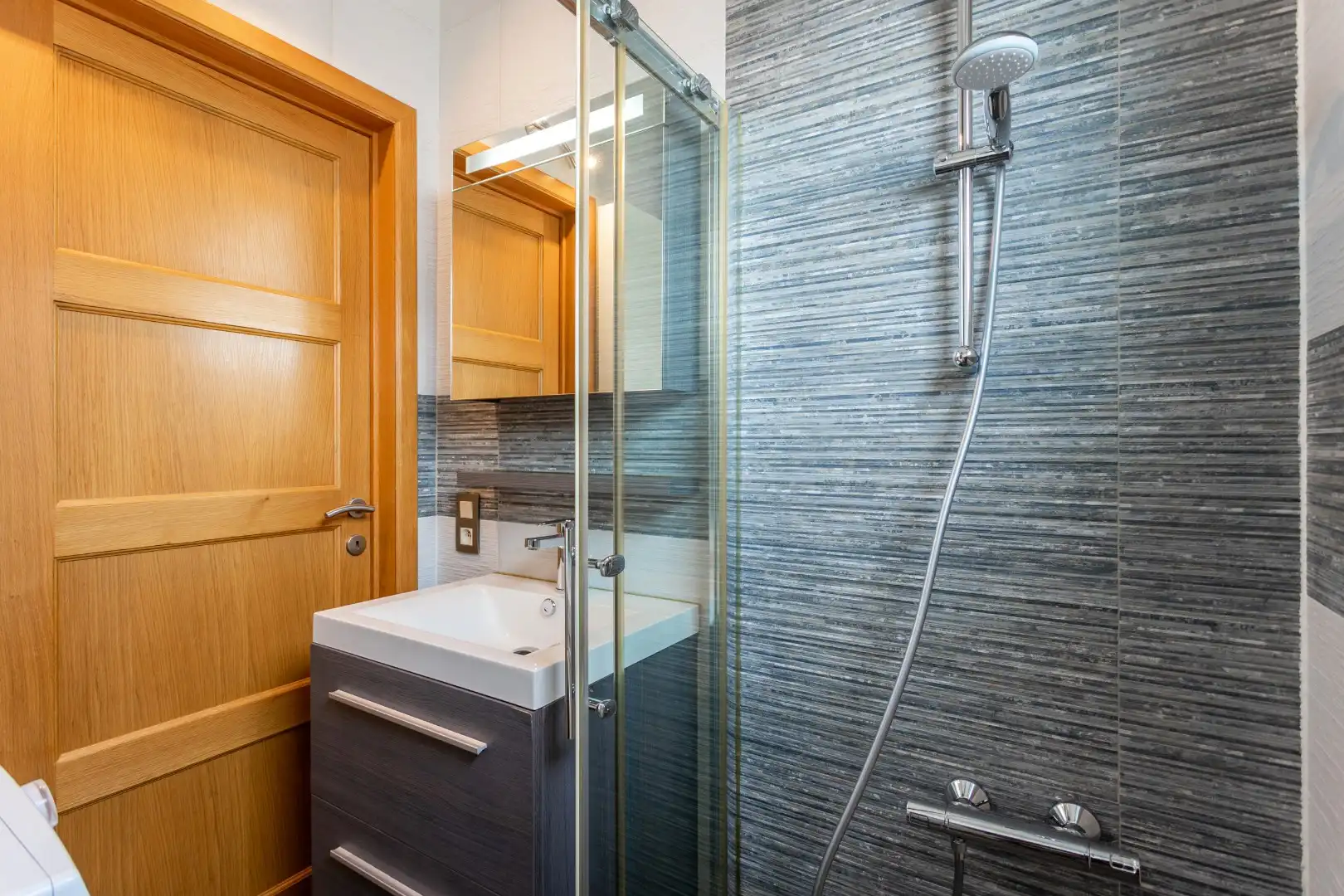 Gerenoveerd appartement met 2 slaapkamers, 2 terrassen en 2 garageboxen  foto 15