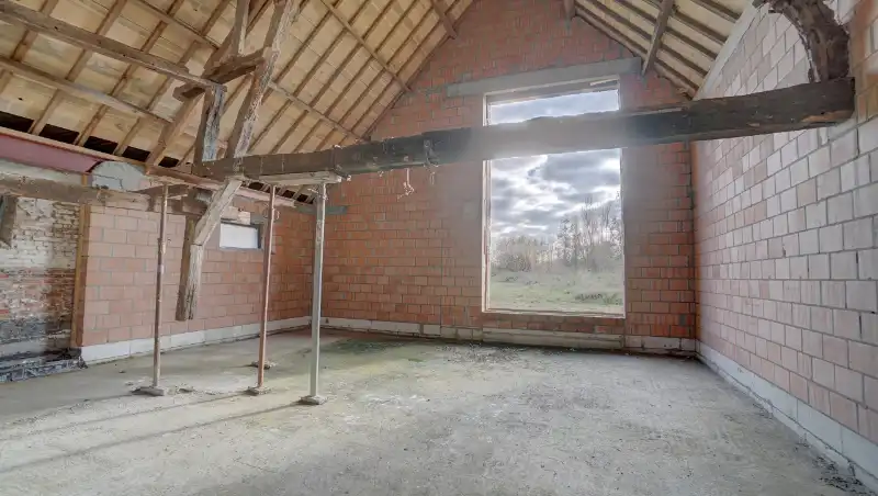 Exclusief 17e eeuws landgoed met bijgebouwen en slotgracht op 1 ha foto 8