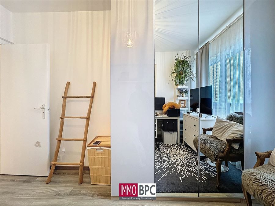 Charmant Twee-Slaapkamer Appartement in Jette foto 14