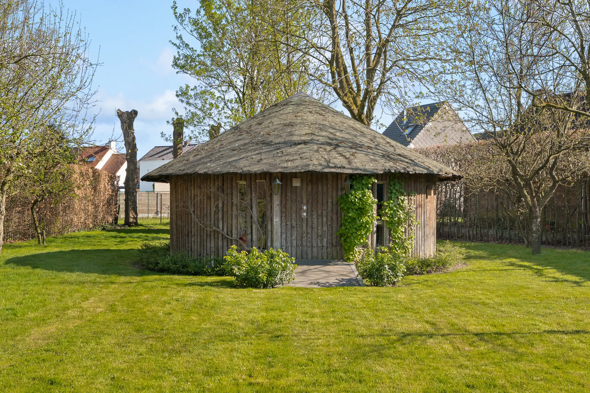 Villa te koop met vier slaapkamers nabij centrum Waregem foto 24
