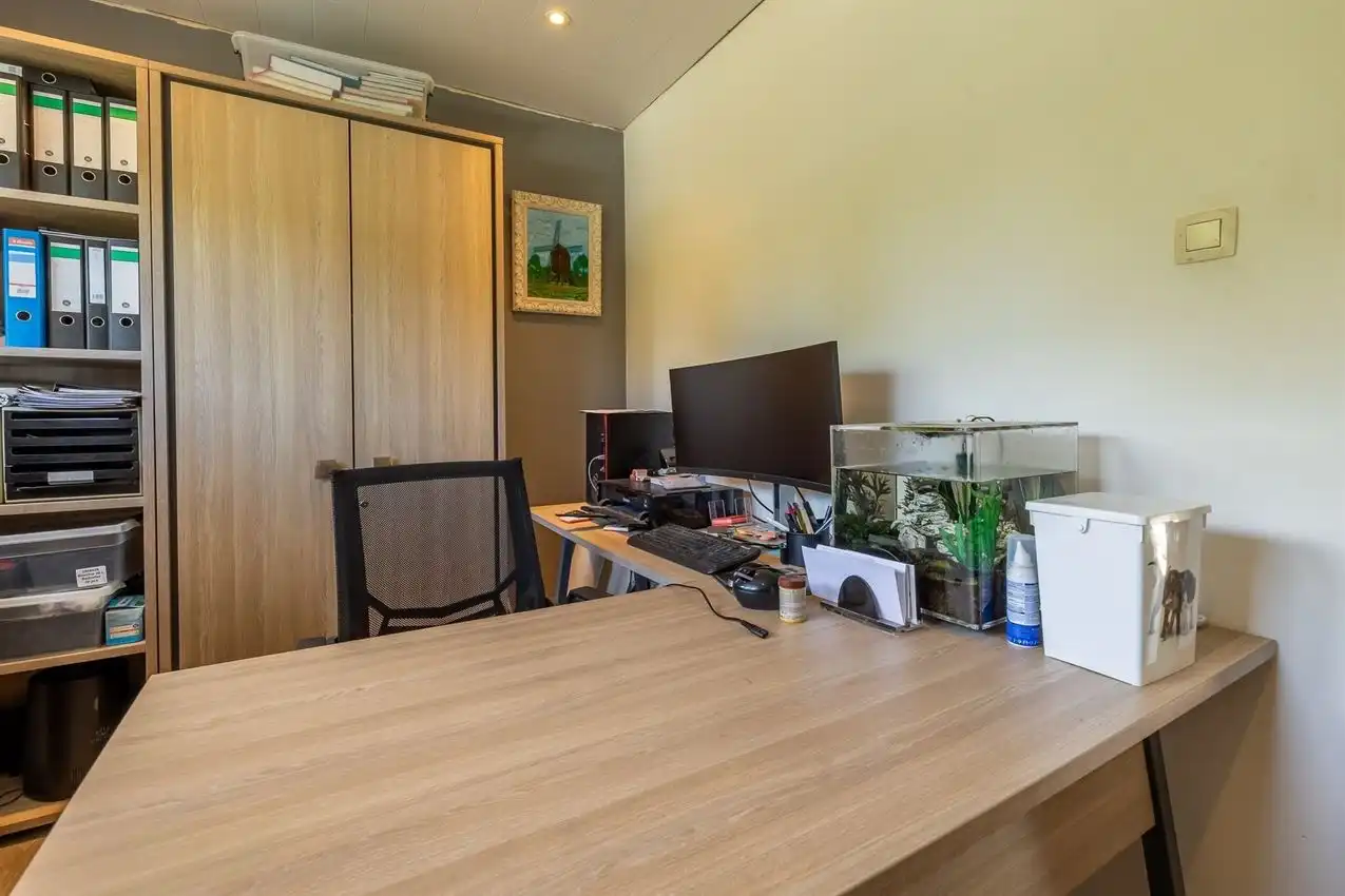 Grote tuin, zee aan ruimte en tot 5 slaapkamers foto 18