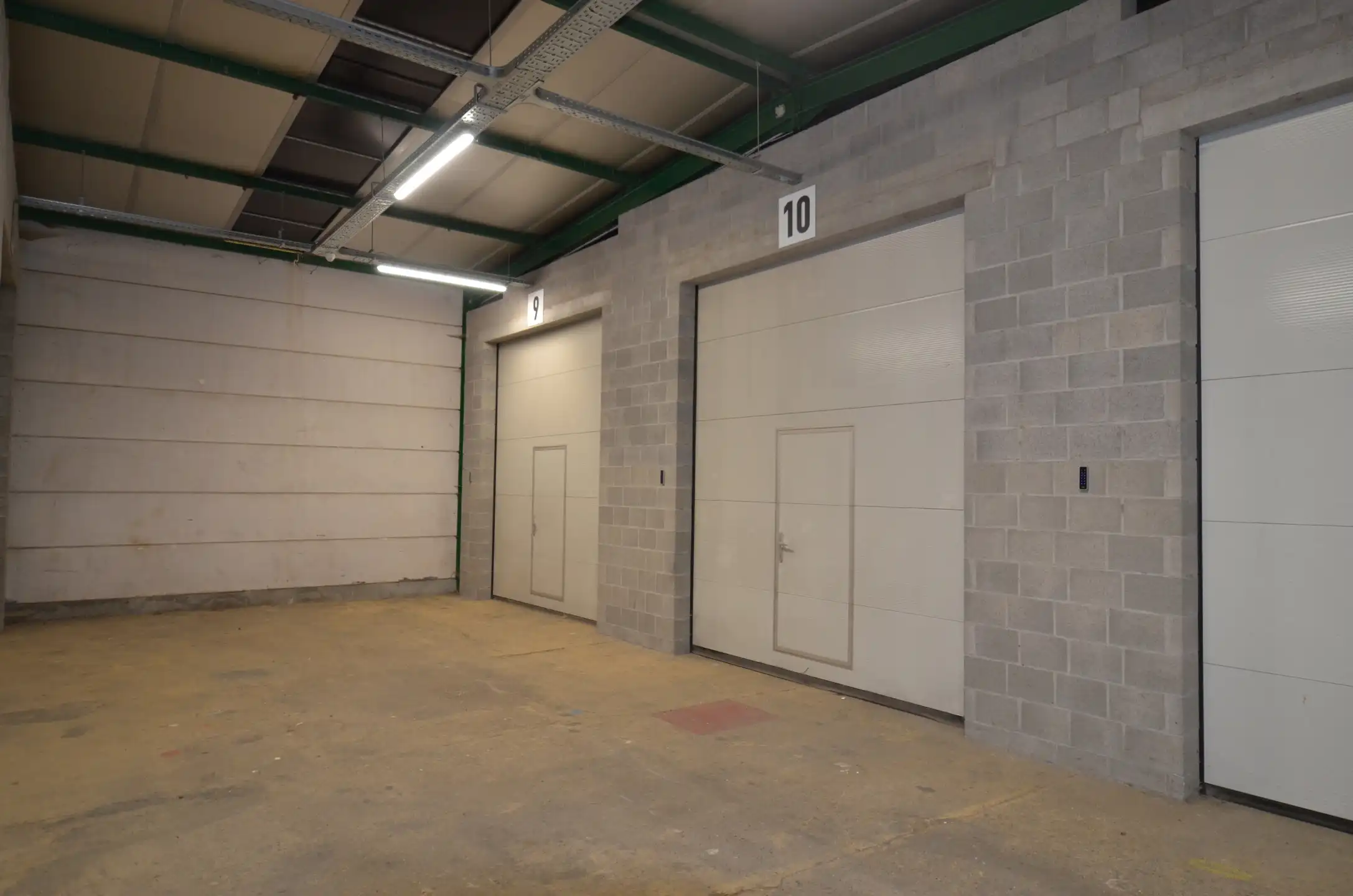 Goed gelegen magazijnen van 120 m² te Nijlen foto 8