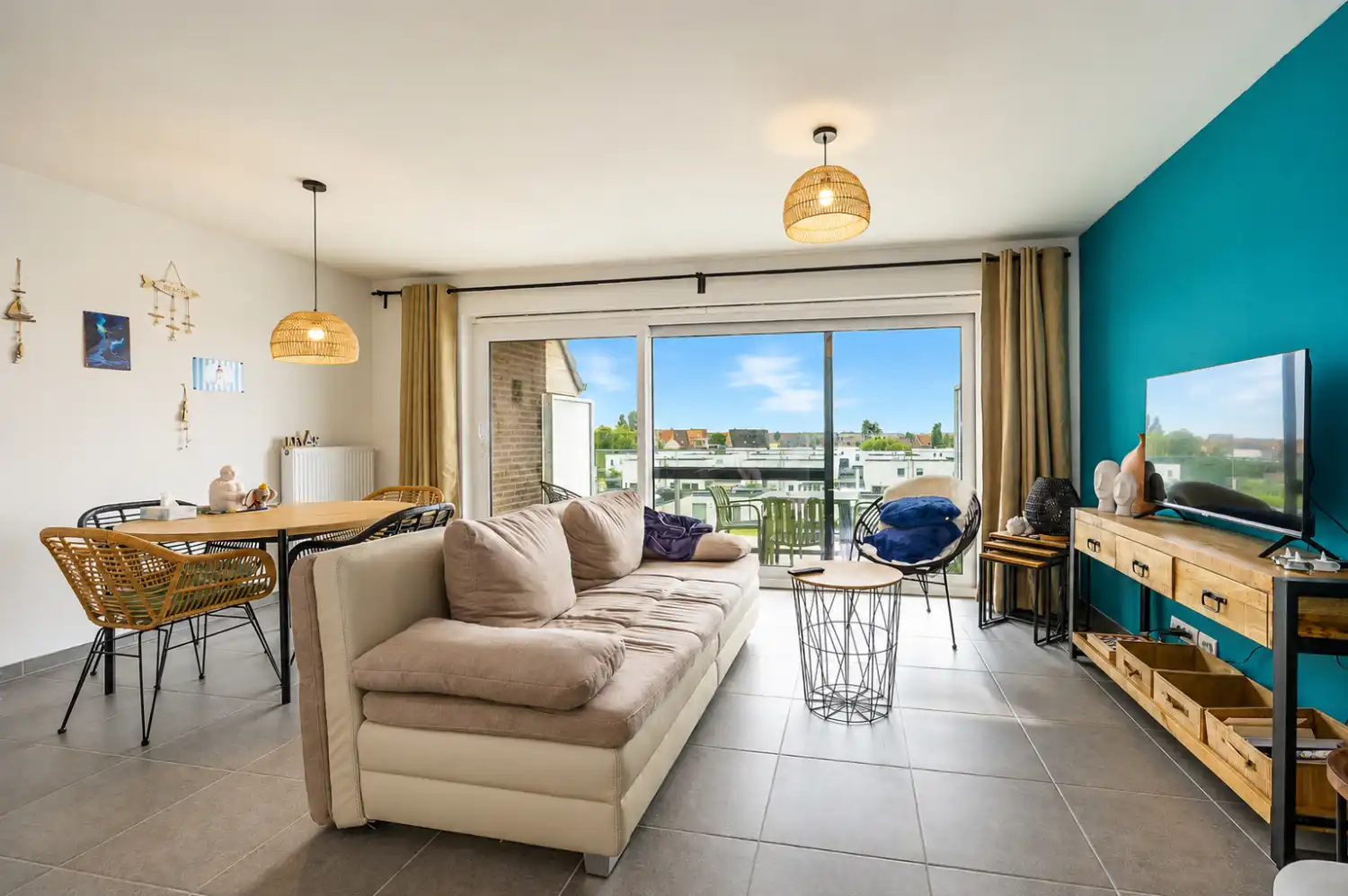 Lichtrijk duplex-appartement te residentie Modena foto {{pictureIndex}}