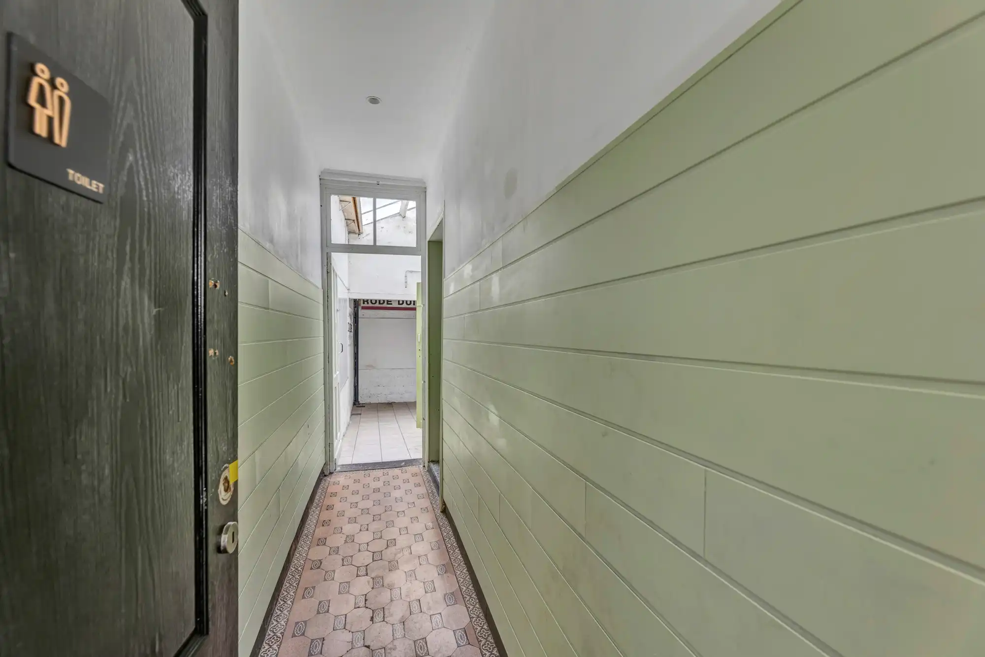 Te renoveren café/woning nabij station Denderleeuw foto 11