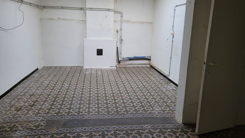 Roeselare-stadskern. Verhuurde handelsruimte met toiletten, keuken en berging van +/- 120m². Deze buurt krijgt een flinke update. Ideaal als opbrengst of eigen uitbating. Vaste huurinkomsten! foto 12