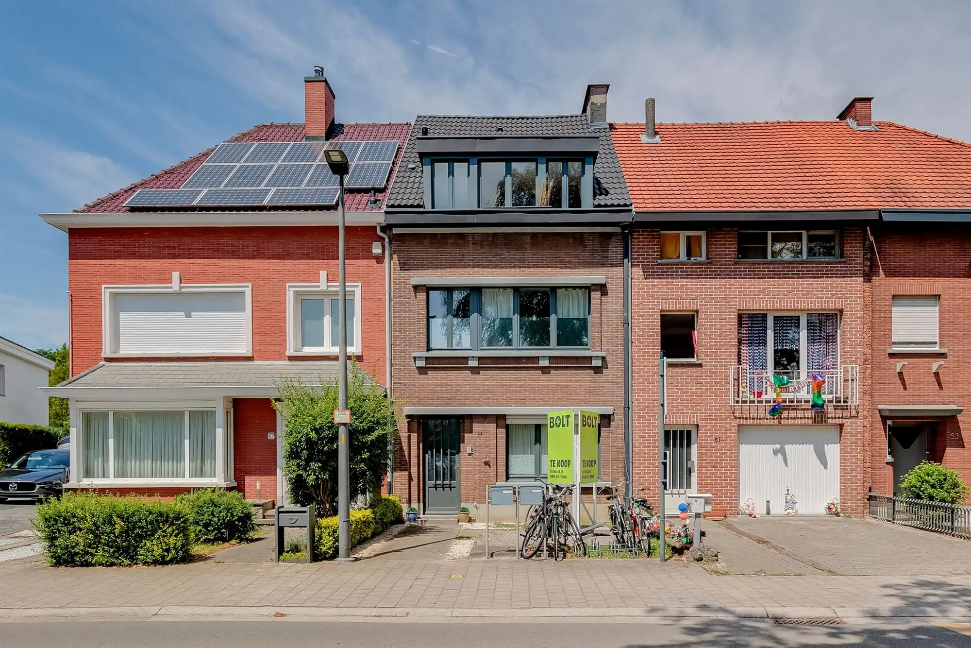 Woning opgedeeld in 2 instaplklare appartementen foto {{pictureIndex}}
