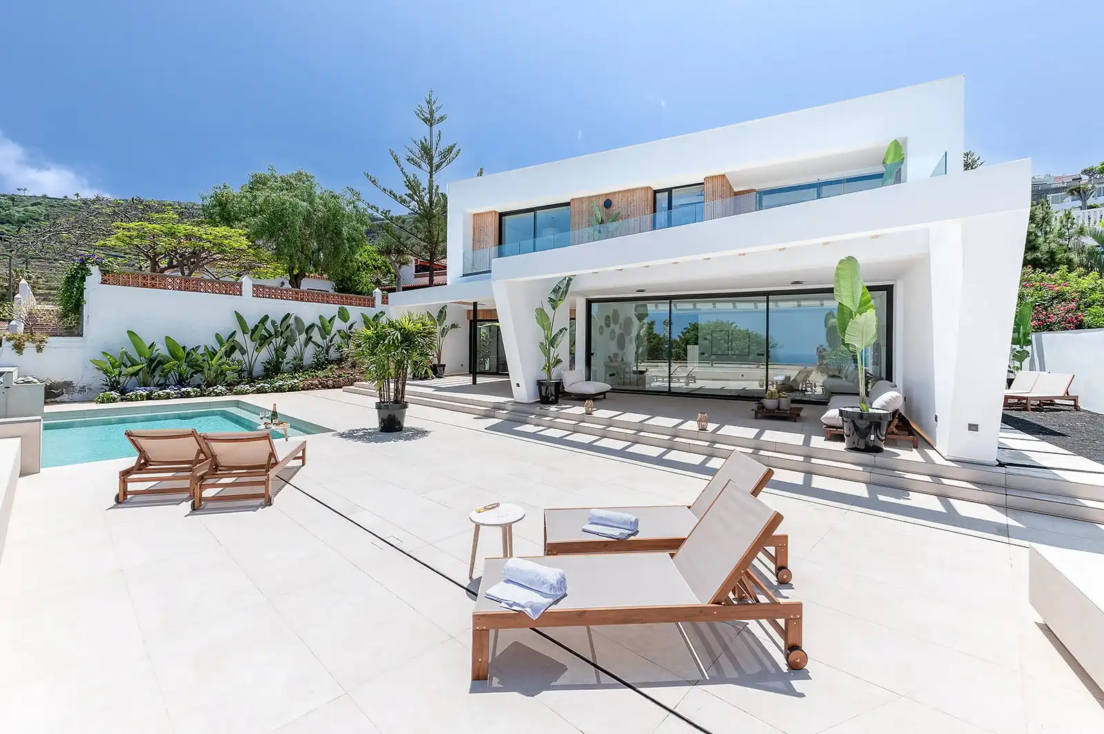 Gloednieuwe luxe villa met infinity pool en zeezicht in El Sauzal, Noord-Tenerife foto 8