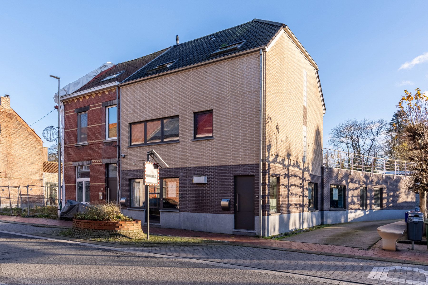 Centraal gelegen woning met groot terras foto {{pictureIndex}}