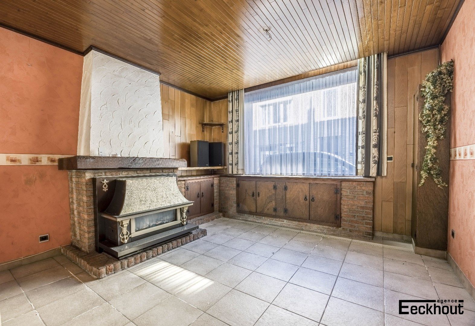 Te renoveren woning met diepe, zonnige tuin foto 3