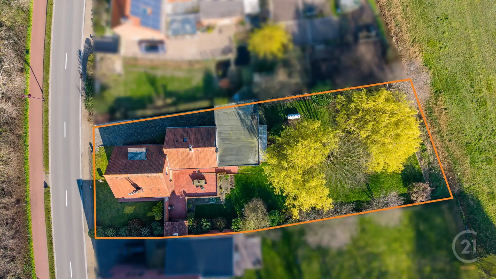 Gezellige woning met veel buitenruimte en rustige ligging foto 6