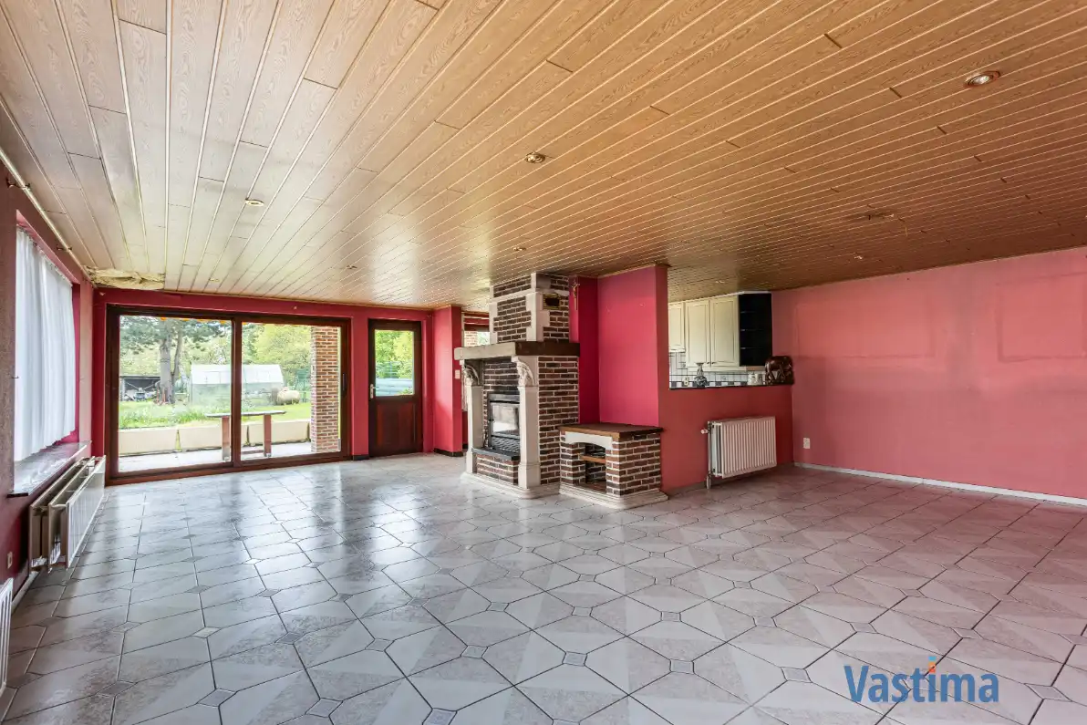 Ruime halfopen bungalow met grote kelder, 3 slaapkamers en zonnige tuin foto 8