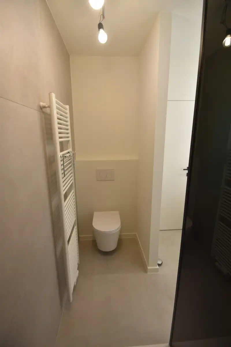 Totaal gerenoveerd appartement in centrum Tongeren foto 12