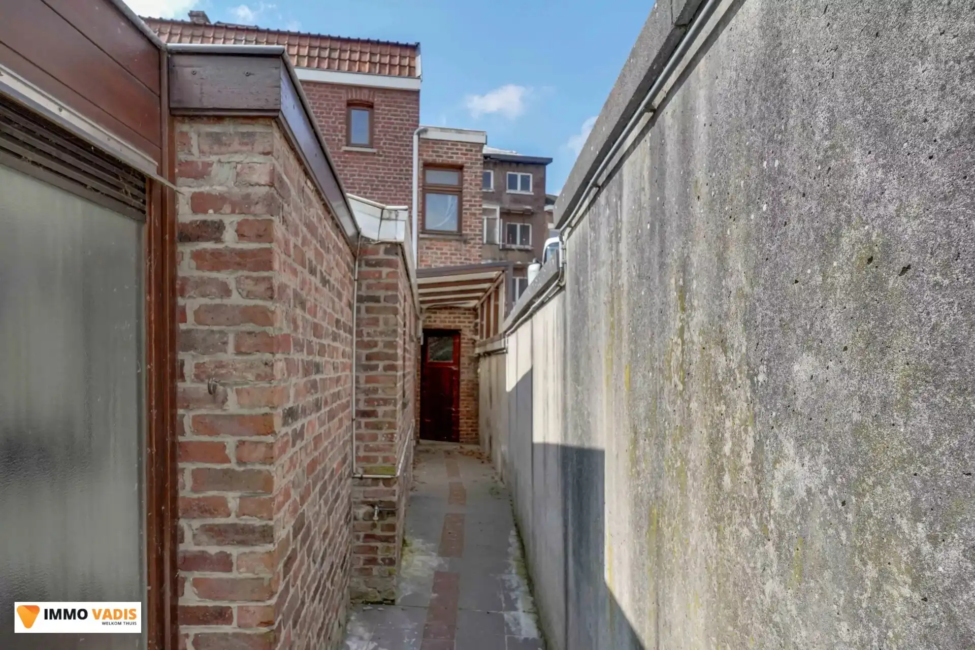 Authentiek herenhuis met karakter, klaar voor een stijlvolle renovatie. foto 20