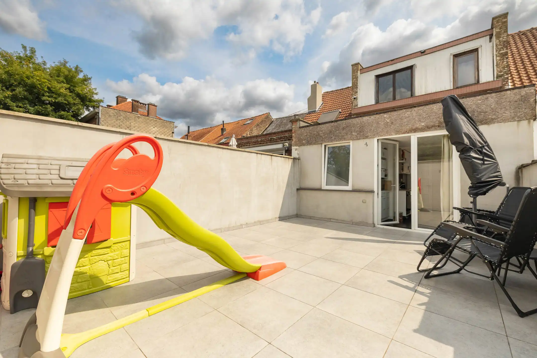 Woning van ± 150 m² met atelier/opslagruimte van ± 100 m² foto 9