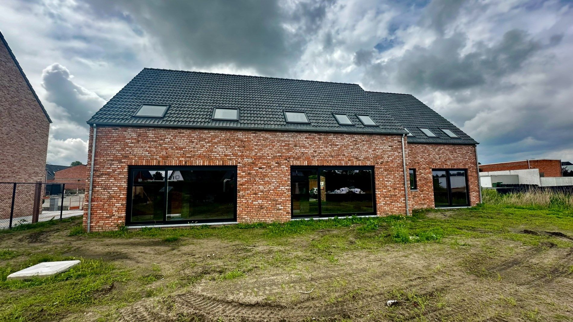 Deze prachtige nieuwbouw pastorij woning is een unieke kans voor wie op zoek is naar een ruime en comfortabele woning in Uitbergen foto 3