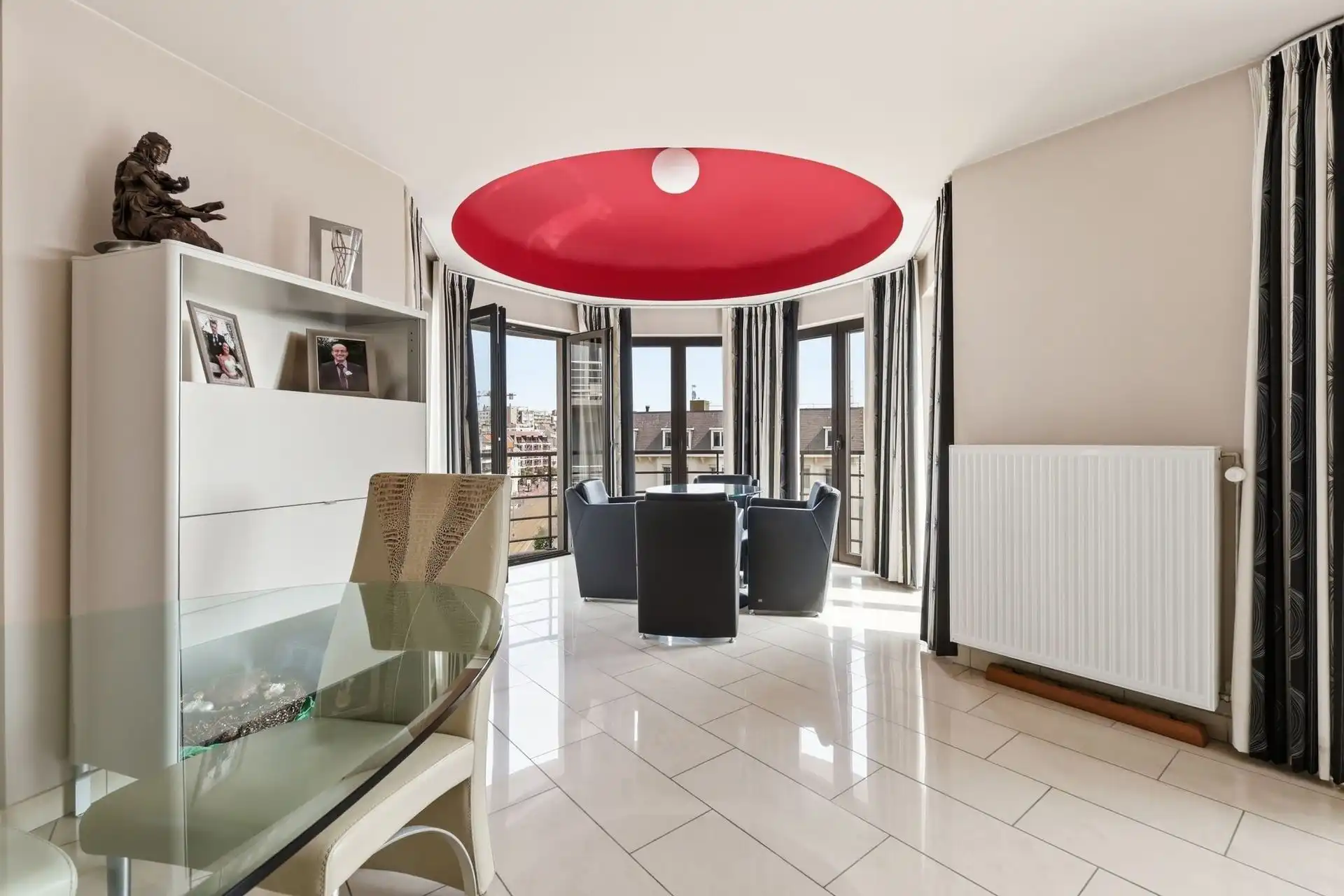 WOONAPPARTEMENT / STAANPLAATS foto 4