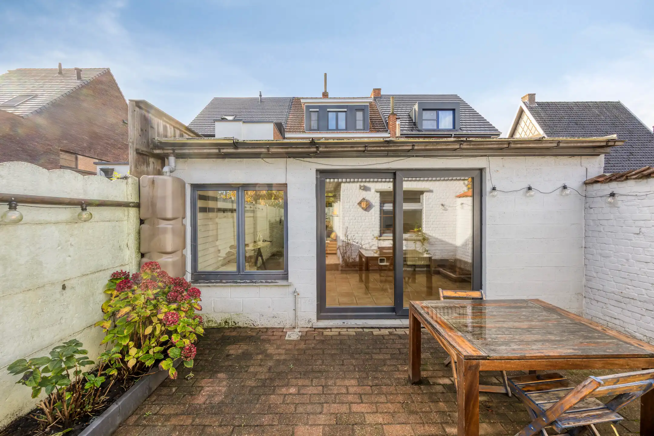 Ruime rijwoning op uitstekende locatie  foto 23