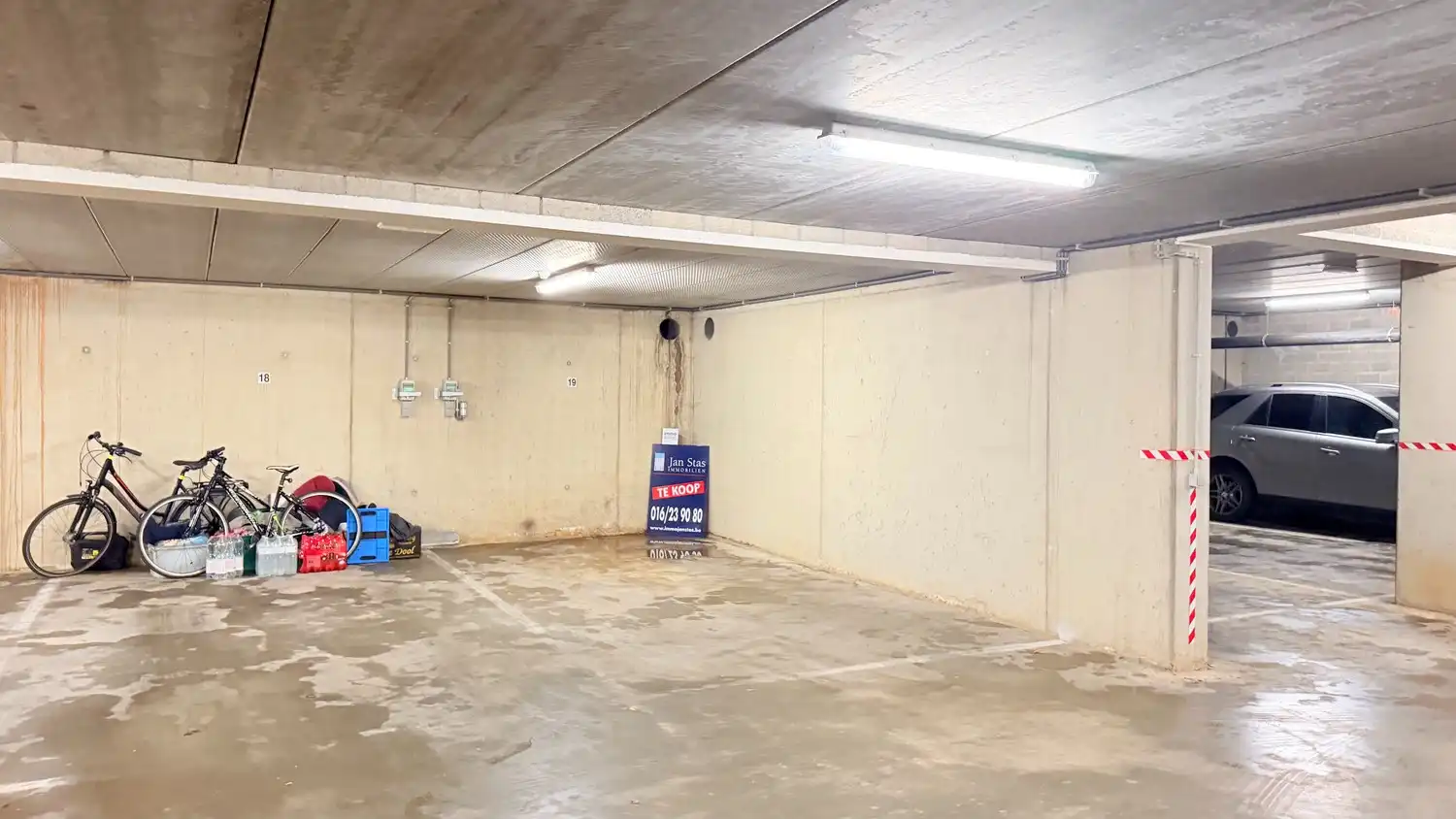 2 staanplaatsen beschikbaar: Veilig parkeren aan scherpe prijs foto 7