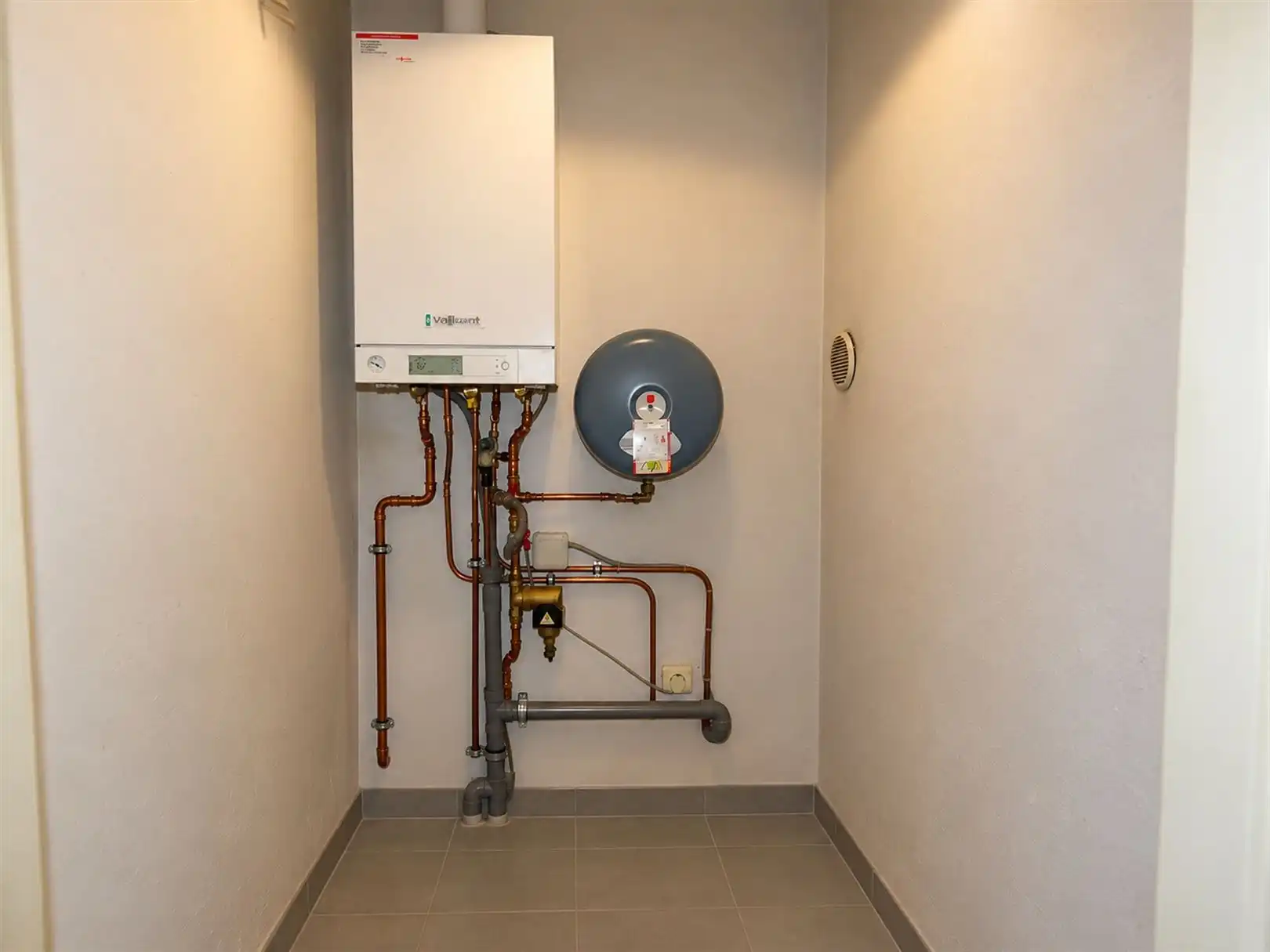 Ruim en lichtrijk appartement met 3 slaapkamers en twee terrassen op een toplocatie in Brasschaat foto 23