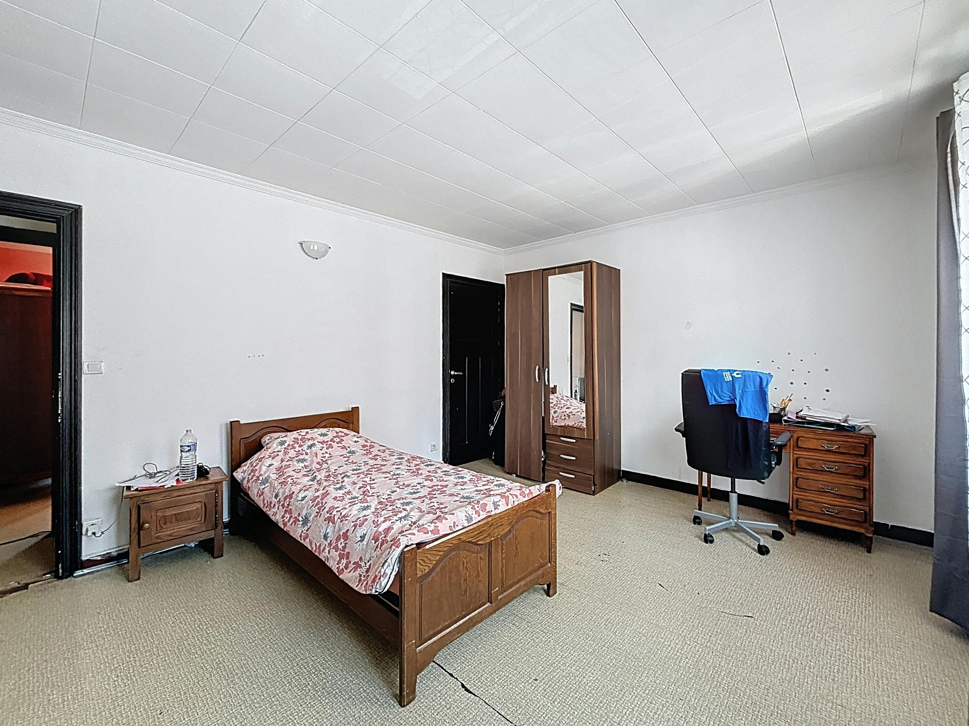 Te renoveren woning te koop in Kortrijk! foto 6