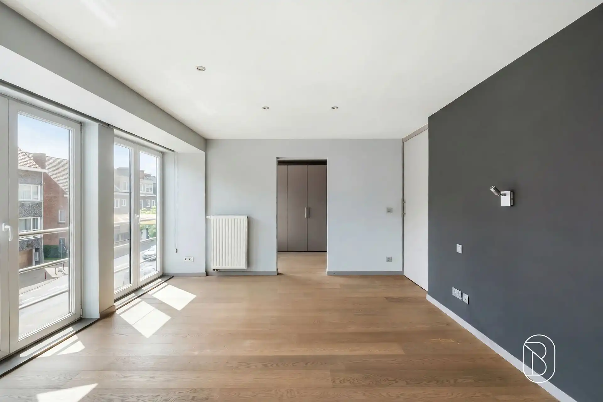 Topgelegen handelspand met kwalitatief duplex appartement foto 11
