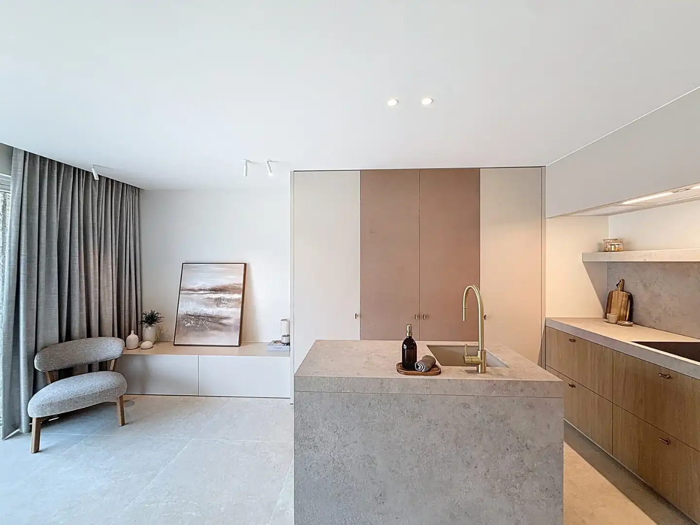 Gerenoveerd luxe appartement met terras op topligging in Nieuwpoort-Bad foto 3