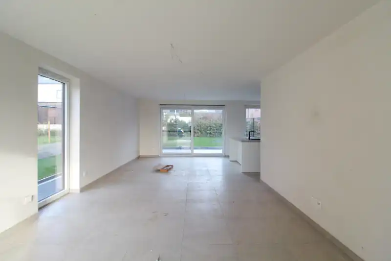 Ruime halfopen nieuwbouwwoning te Kortrijk foto 3