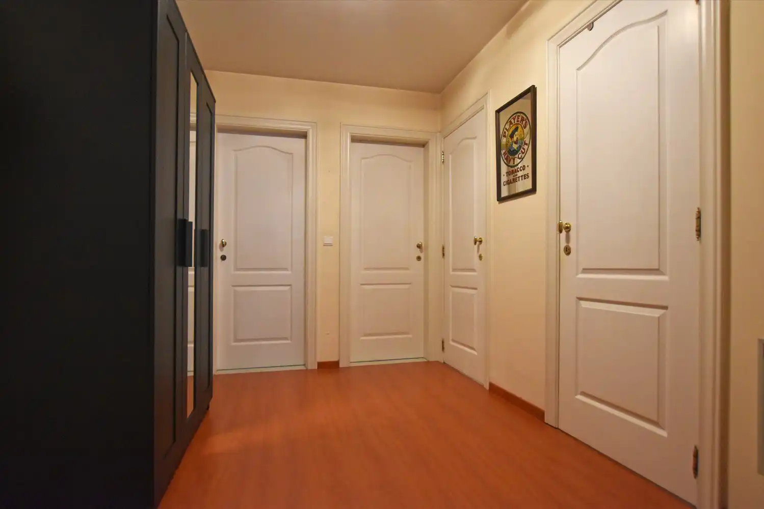 Verzorgd appartement met twee slaapkamers en terras te Wijnegem! foto 4