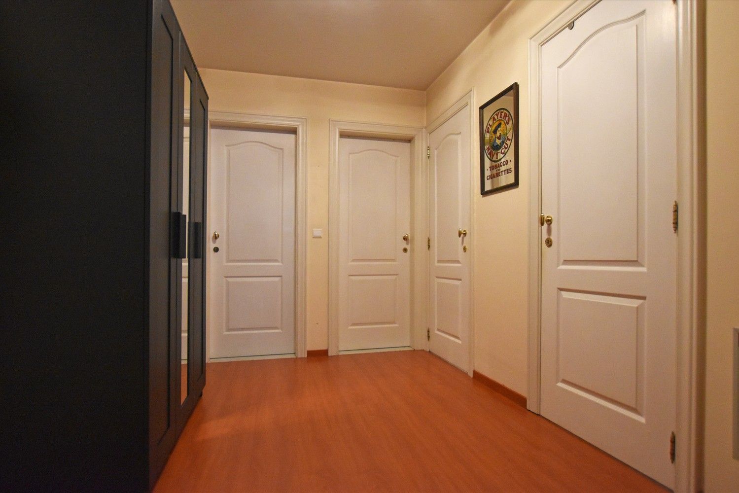 Verzorgd appartement met twee slaapkamers en terras te Wijnegem! foto 4