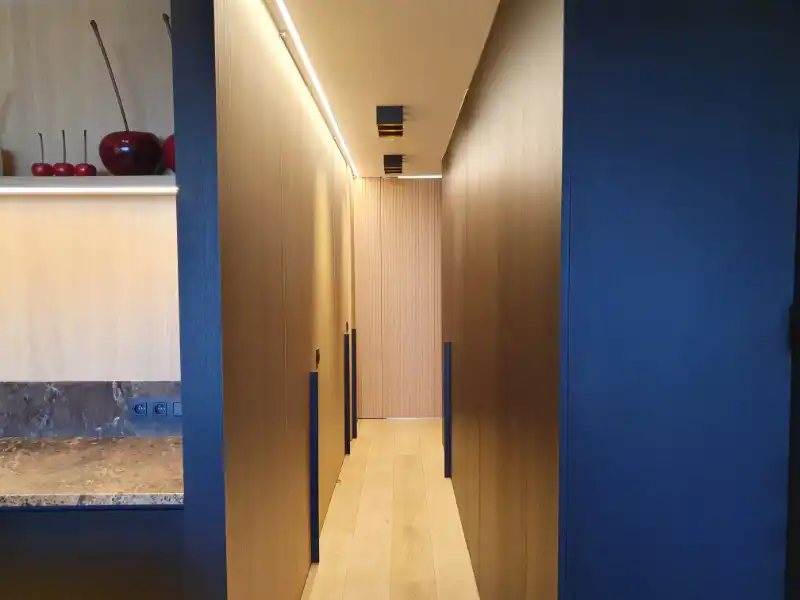 Luxueus gerenoveerd 3-slaapkamer appartement op de Zeedijk van Oostduinkerke te koop foto 7