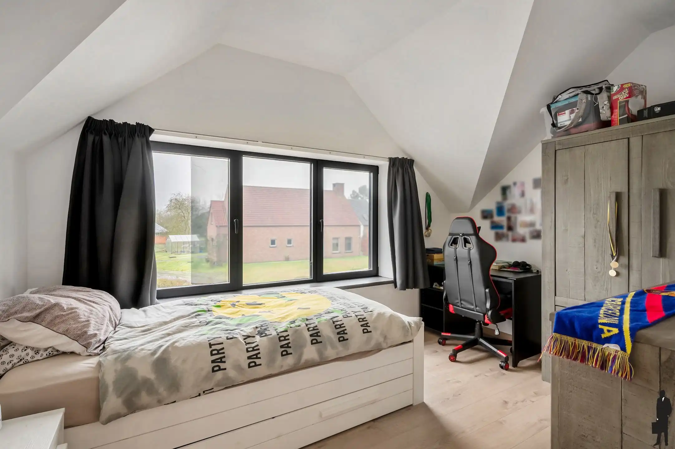 Charmante woning met prachtige tuin foto 15