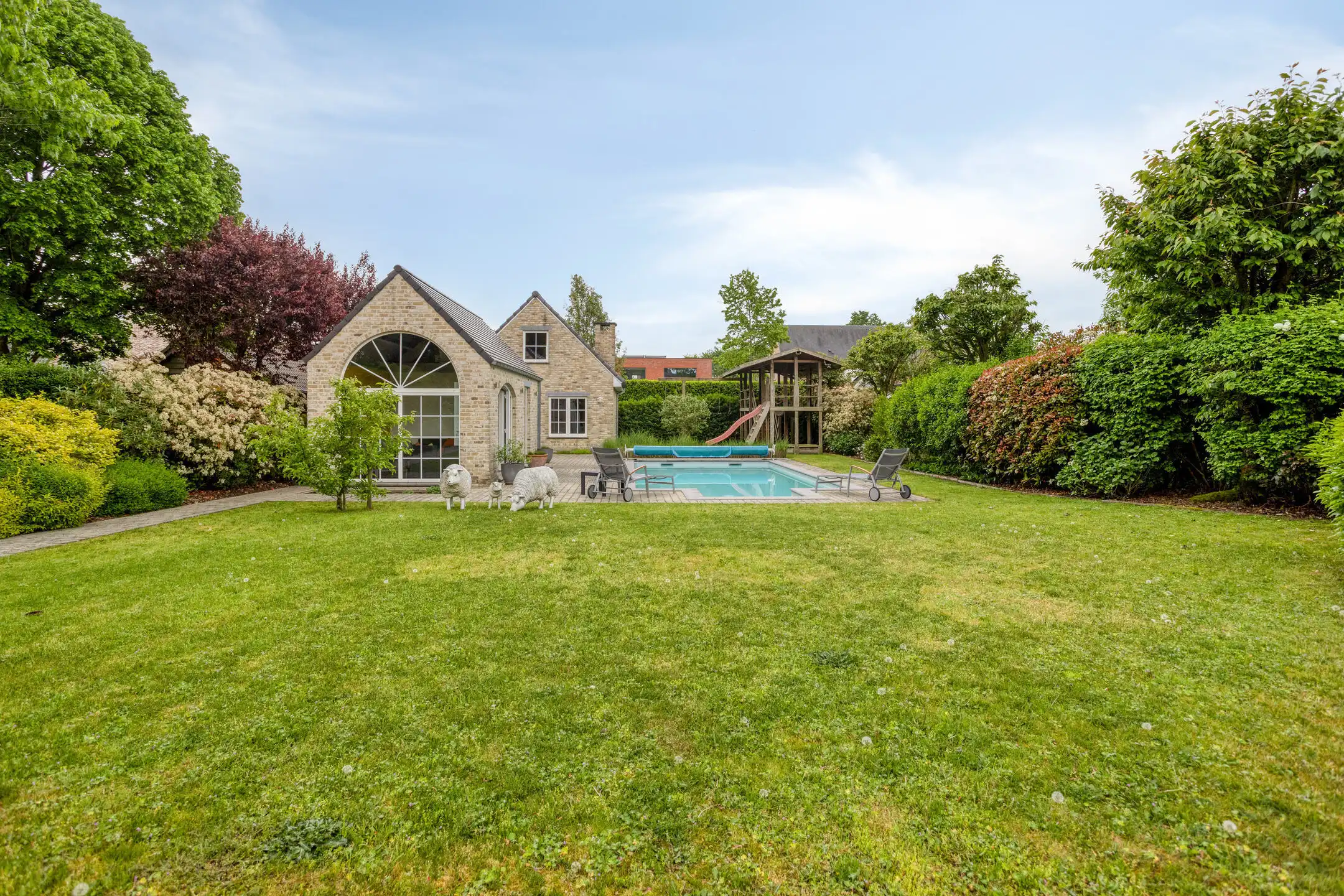 TOP onderhouden villa op uitzonderlijk perceel foto 32
