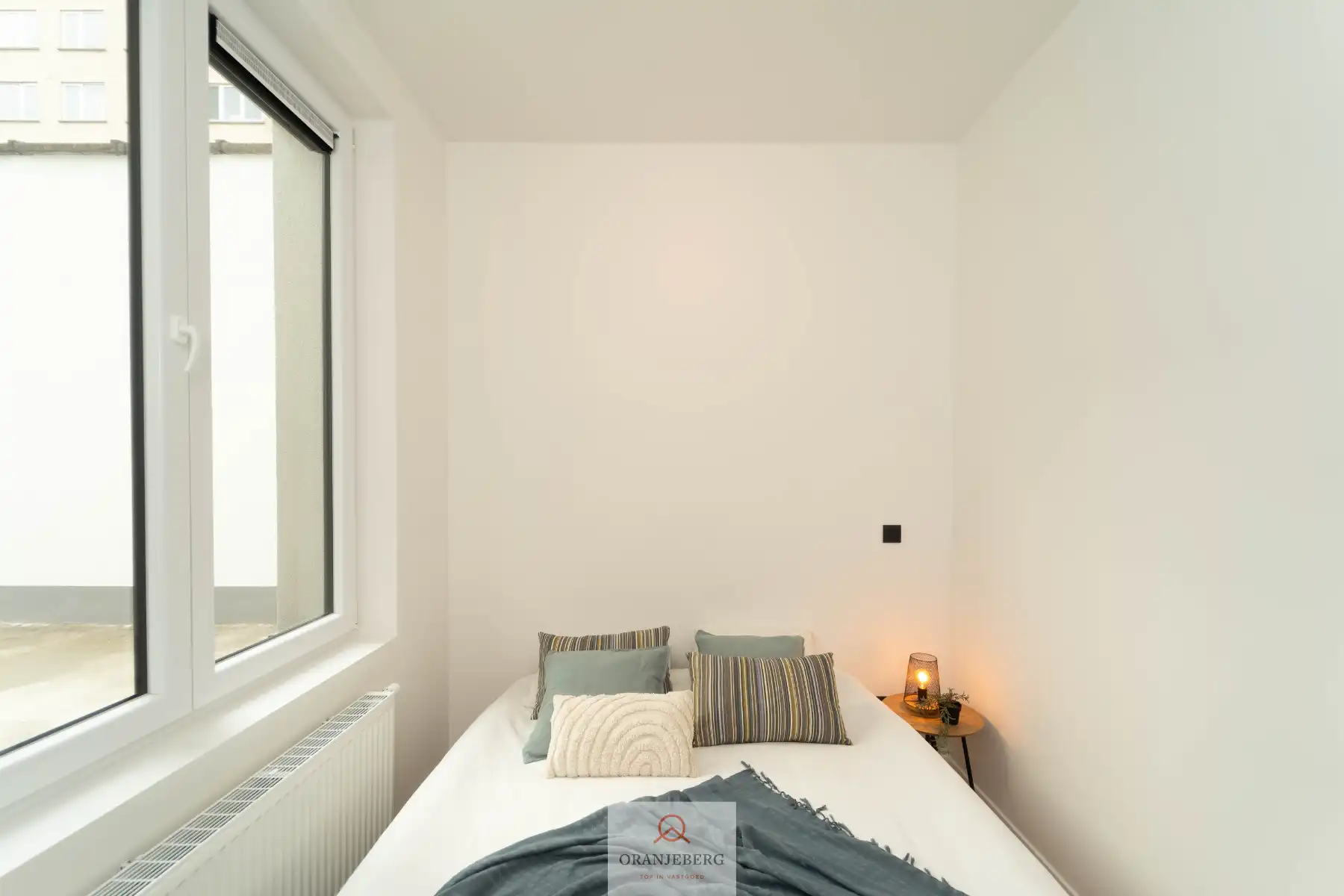 Gelijkvloerse studio Edward Pyneartkaai + berging / garage ! foto 14