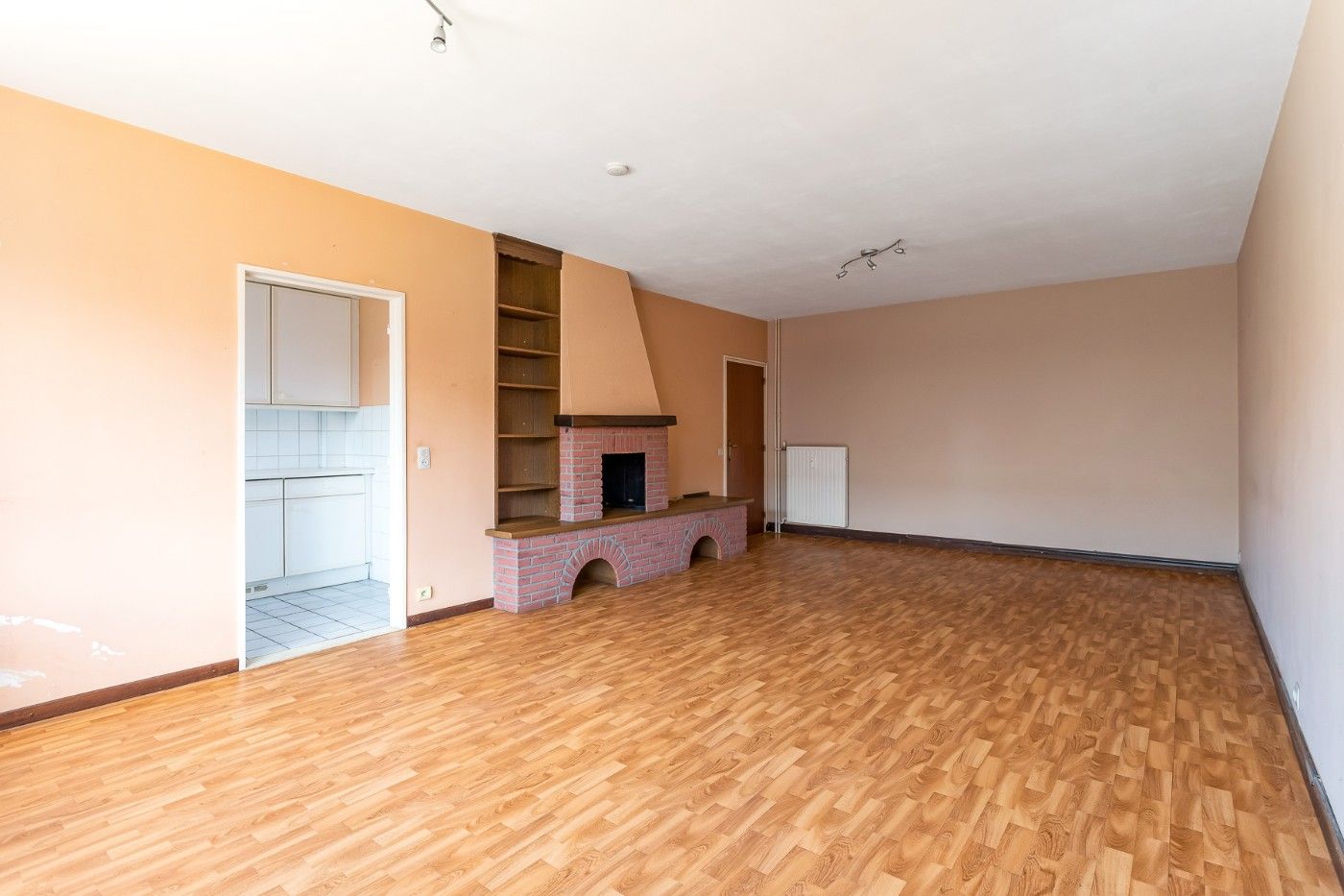 Op te frissen app. op 1e verd. met 2 slpk., terras en garage foto 6
