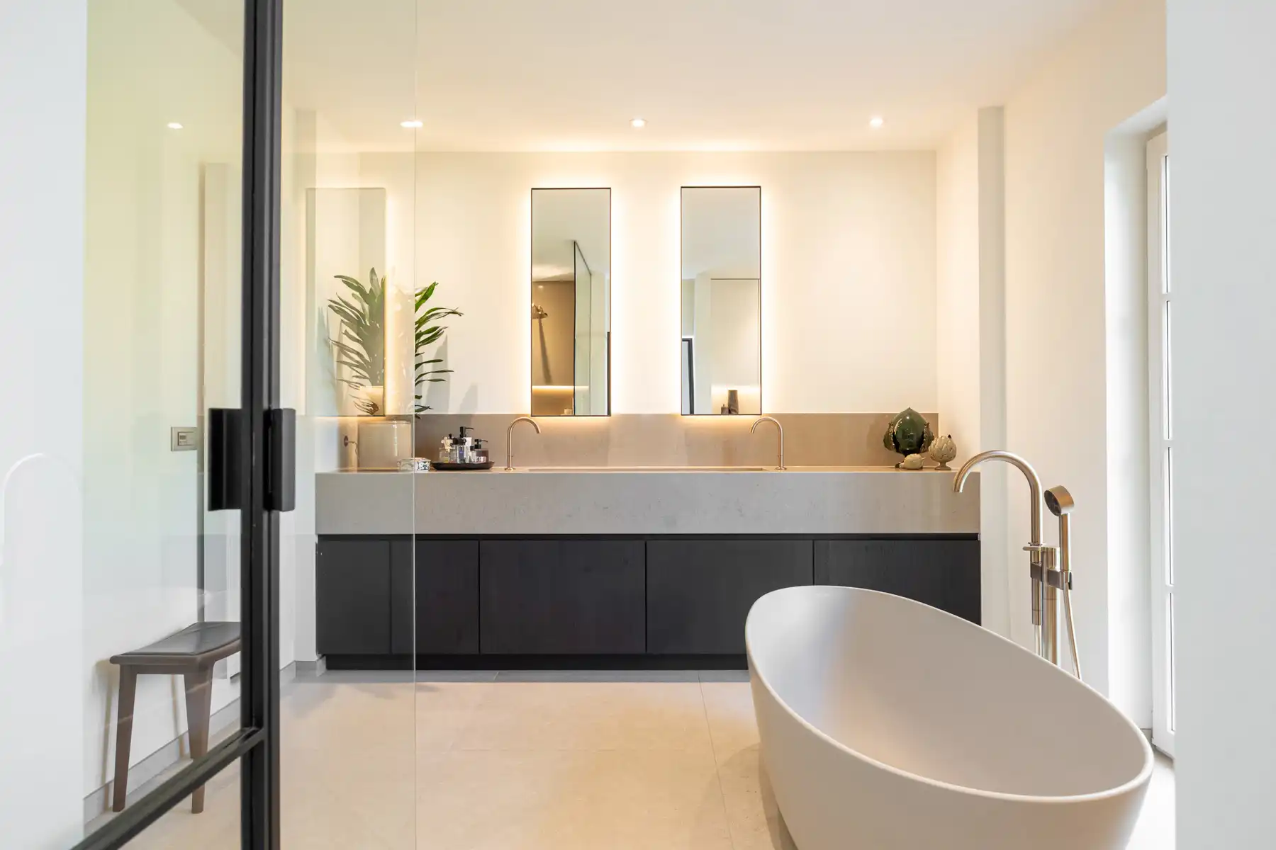 Uitzonderlijk gerenoveerde hoeve op ca. 7480 m² foto 15