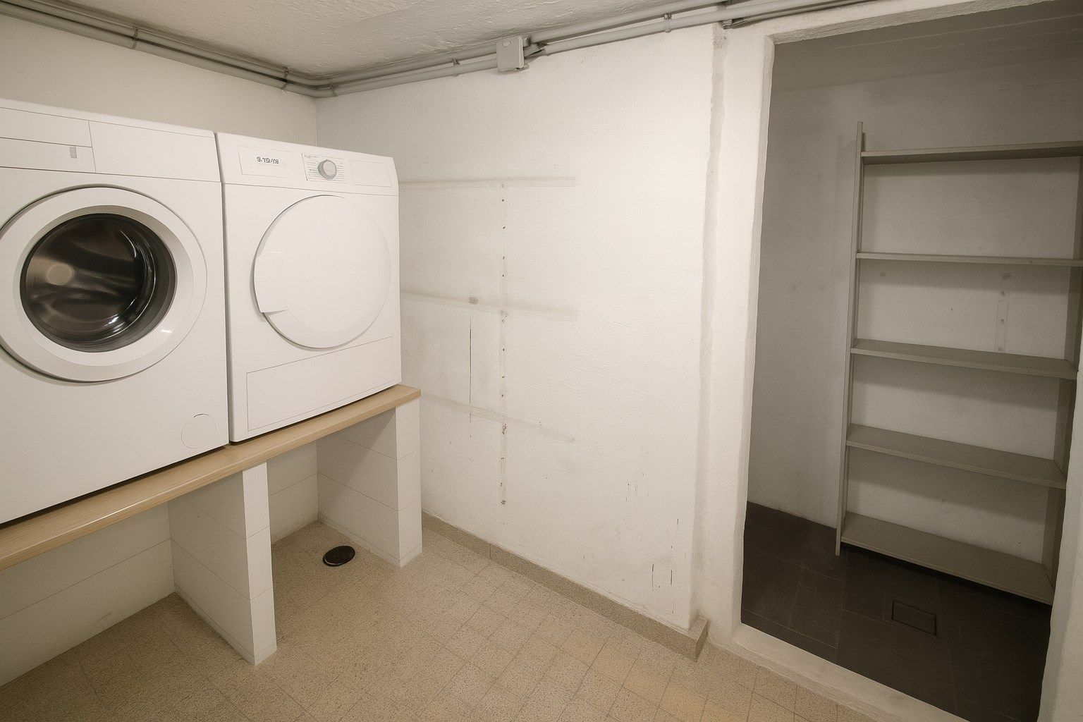 Instapklare, ruime moderne woning met 4 slaapkamers en uitgestrekte tuin te koop in hartje Temse! foto 8