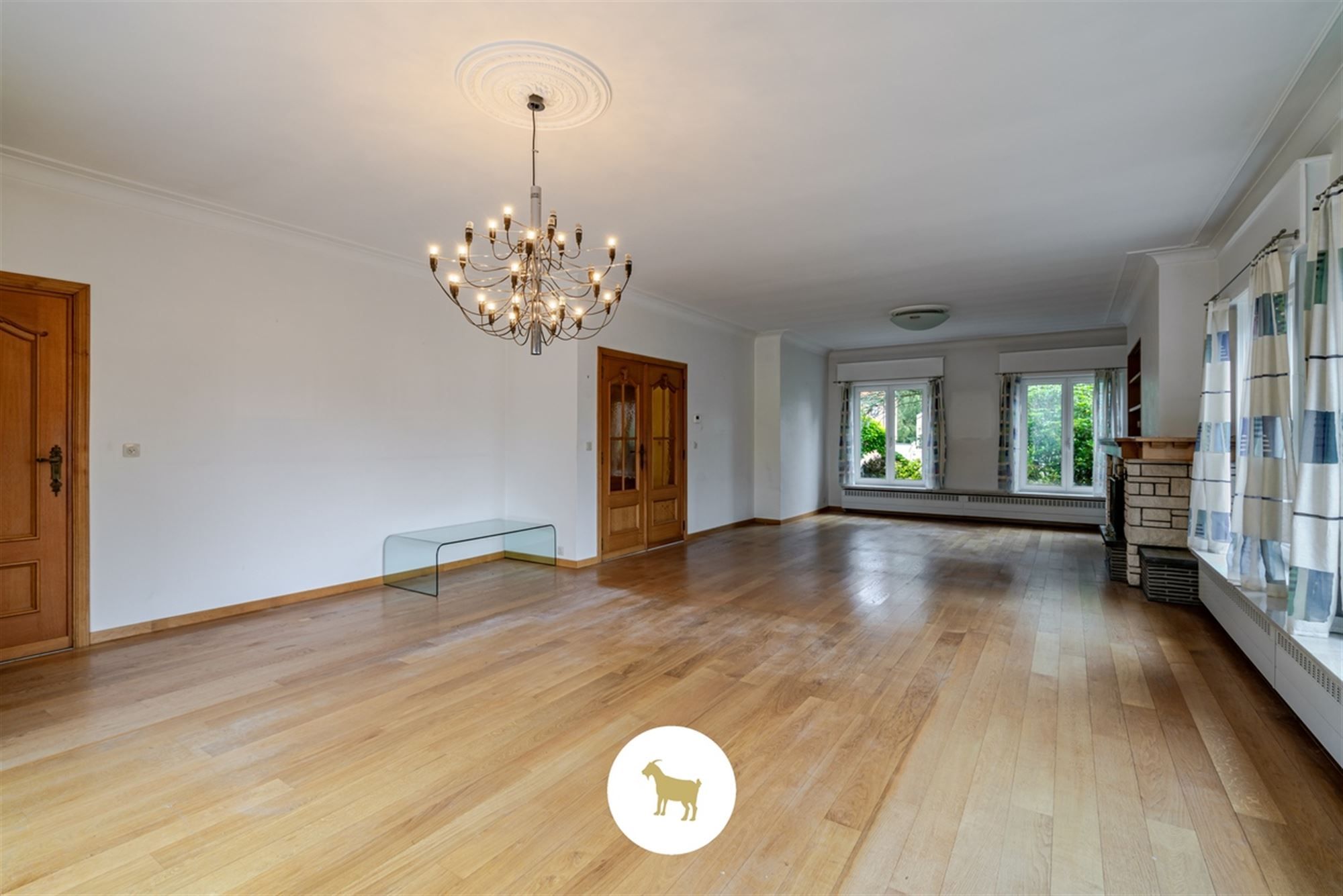 Te renoveren RUIME ALLEENSTAANDE VILLA met 4 SLAAPKAMERS, BUREAU en GARAGE op een prachtig zuidwestgericht PERCEEL van 1.300 m² foto 10