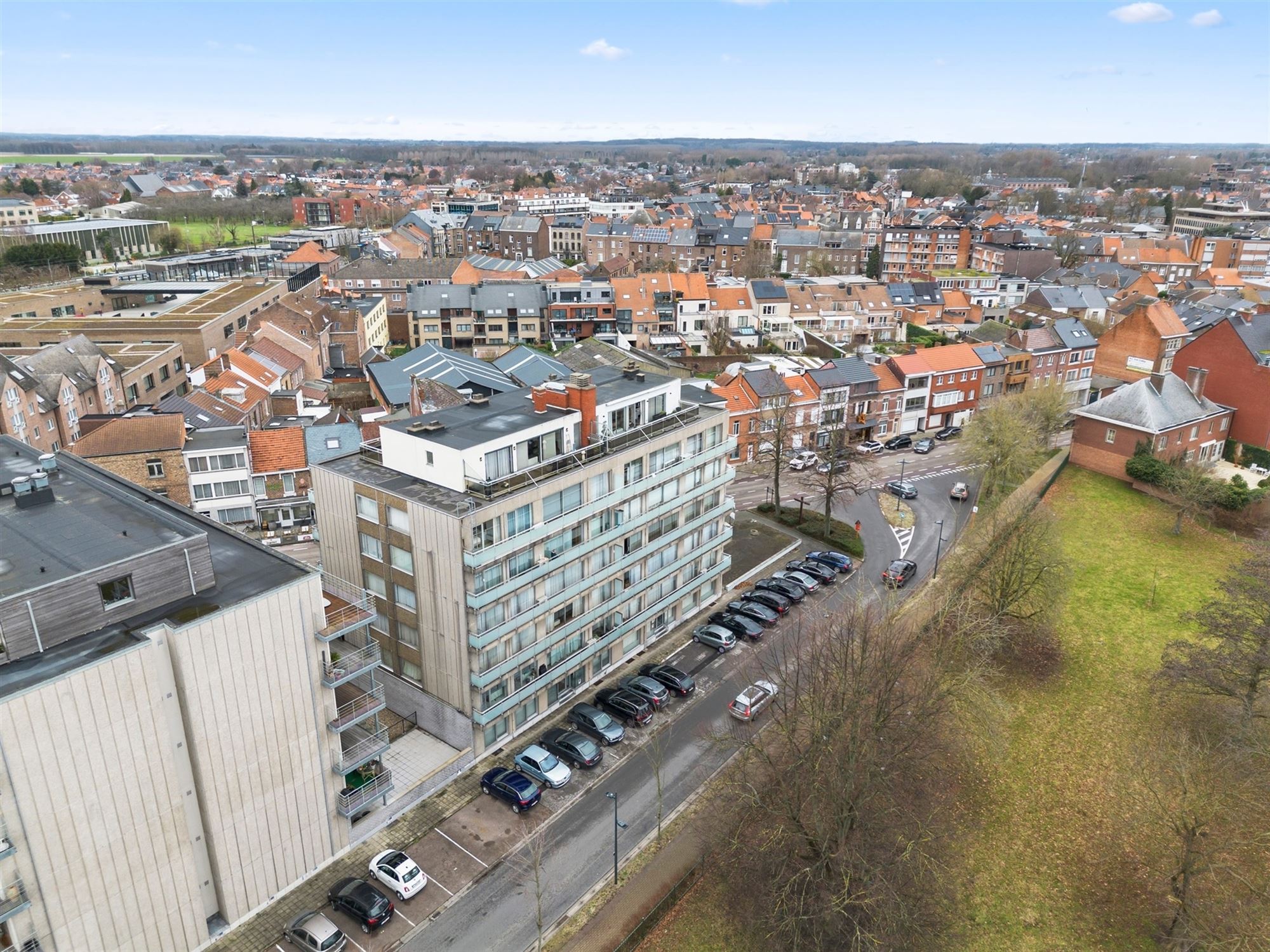 RUIME KANTOORRUIMTE VLAKBIJ HET CENTRUM VAN SINT-TRUIDEN  foto 6