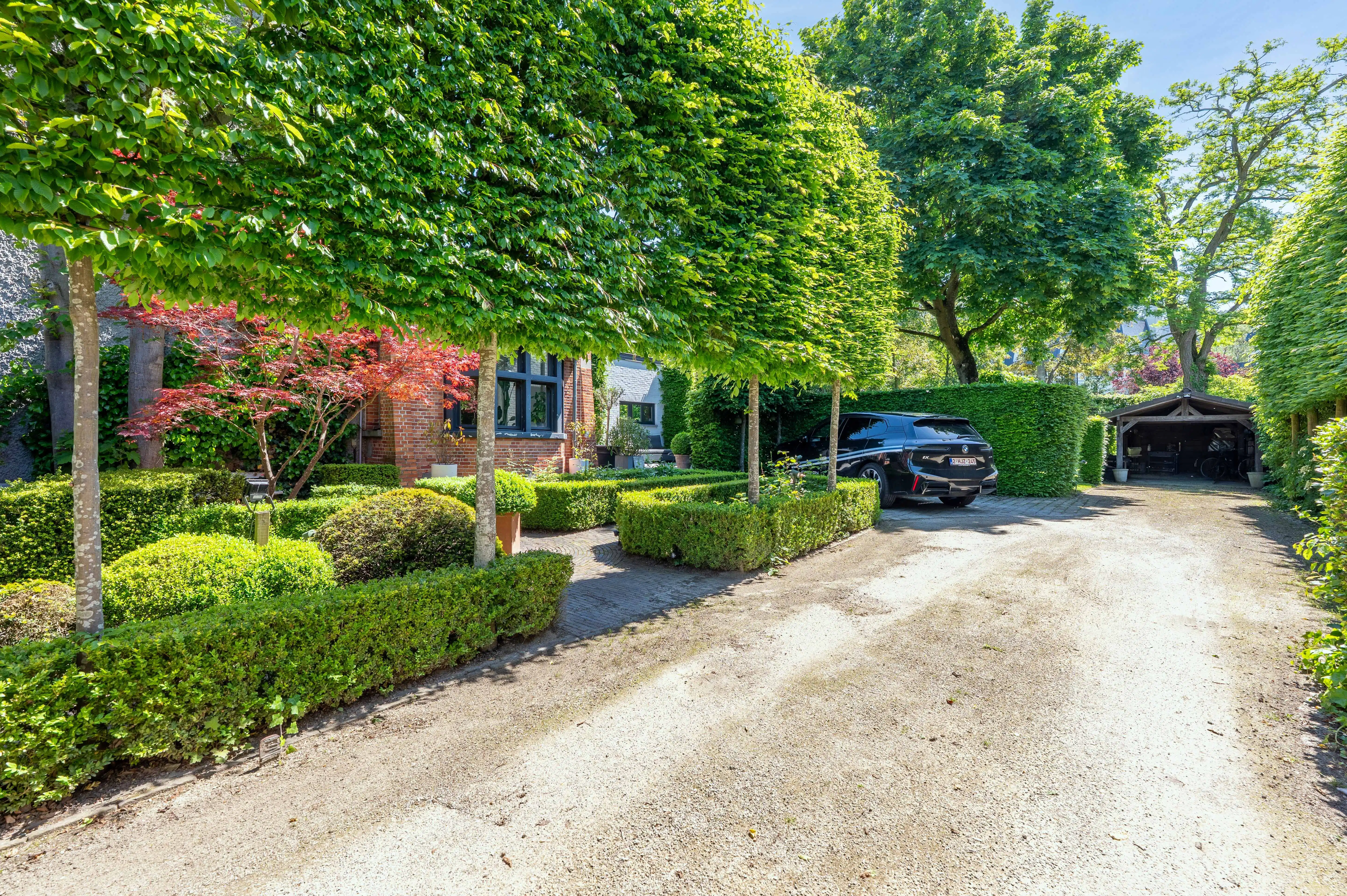 Karaktervolle herenwoning met verwarmd zwembad in hartje Kapellen. foto 32