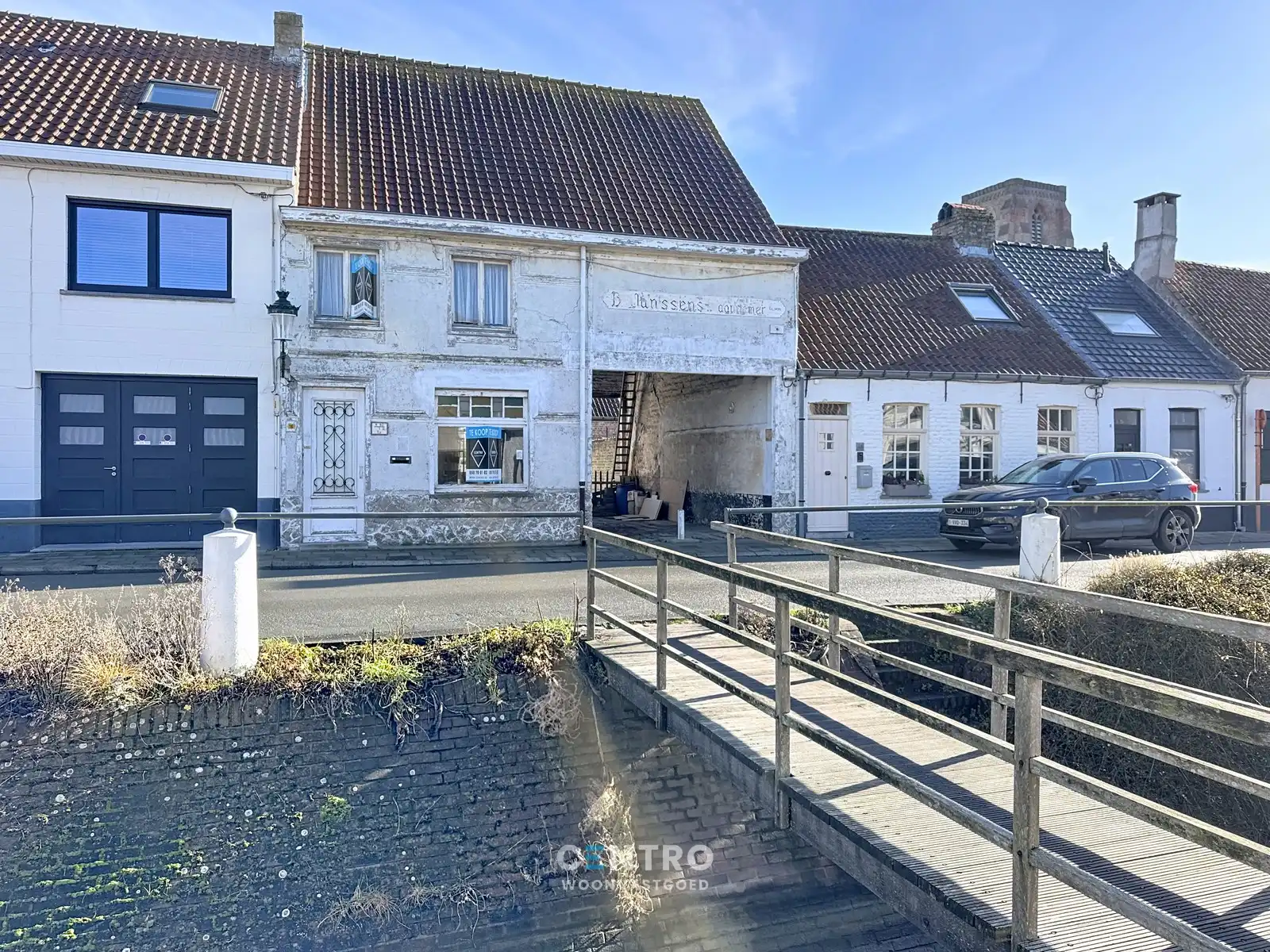 Te renoveren woning op uiterst CHARMANTE LIGGING! foto 2