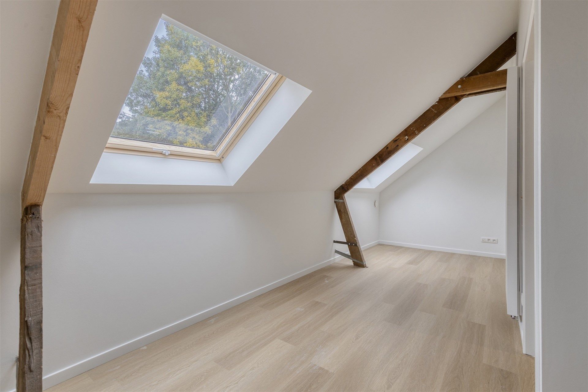 Luxueuze woning met riante tuin te Sint-Lievens-Houtem foto 23