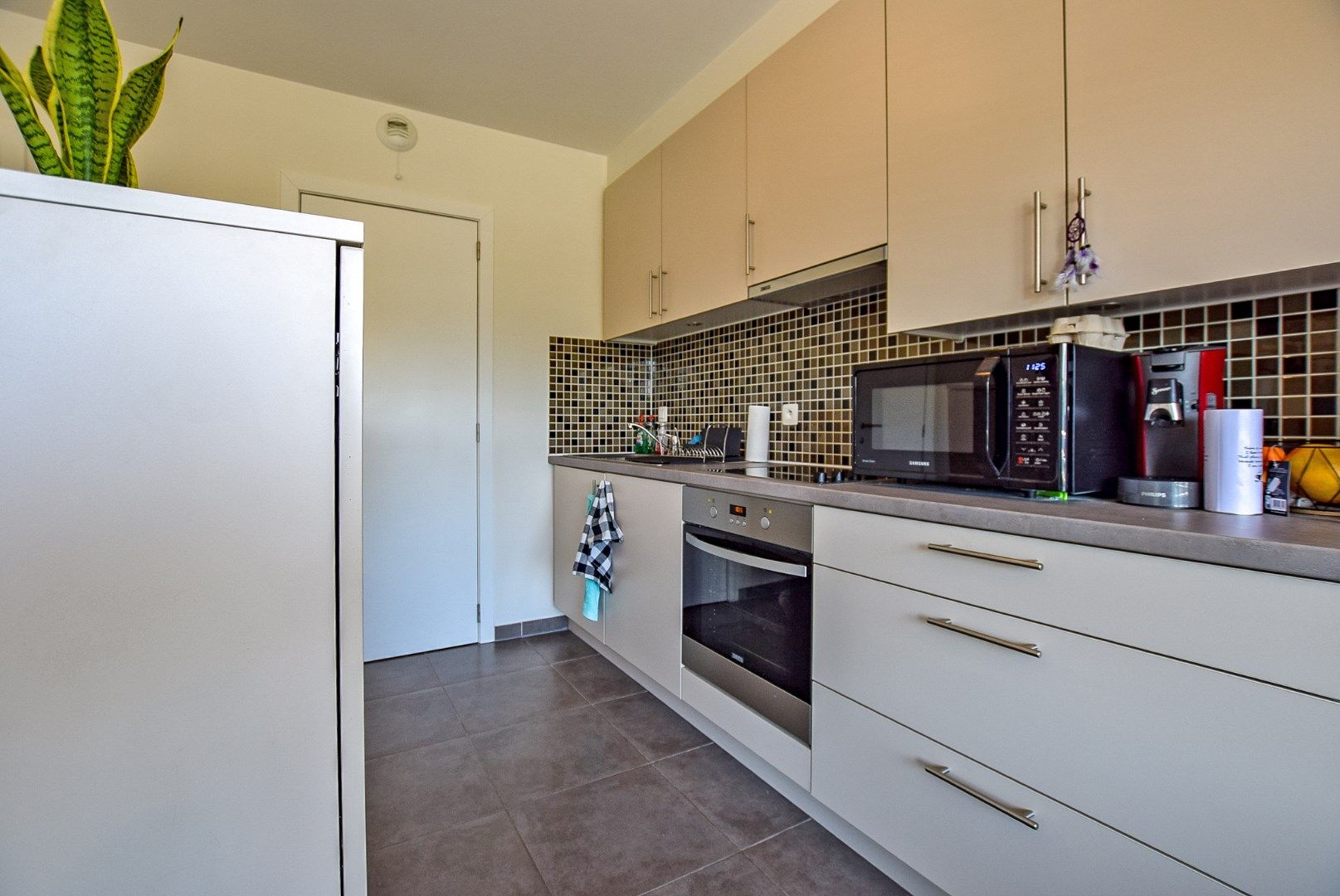 Uiterst goed onderhouden 1-slaapkamerappartement met 2 terrassen te Nieuwpoort-Stad. foto 6