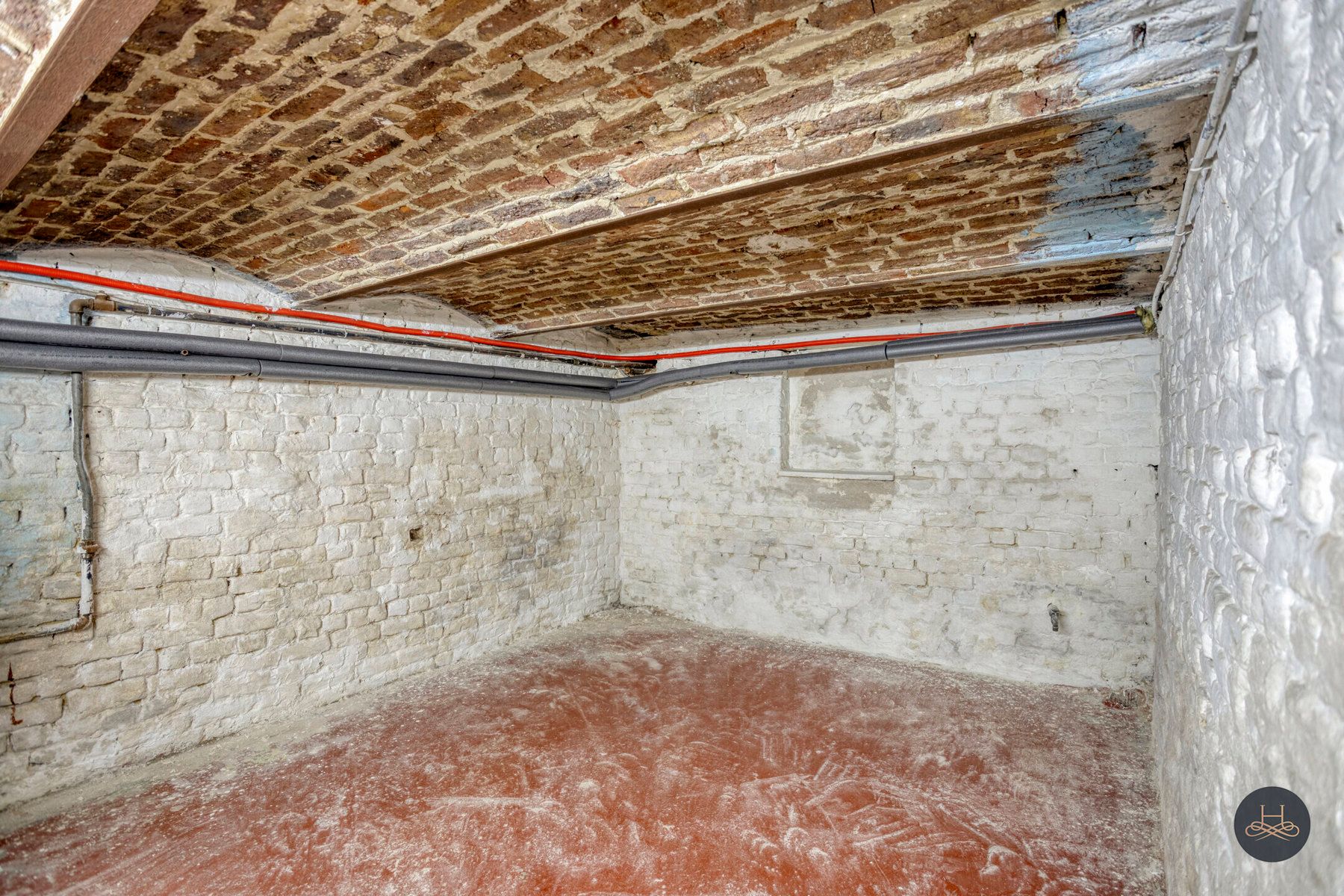 Karaktervolle gezinswoning met tuin en royale garage foto 28