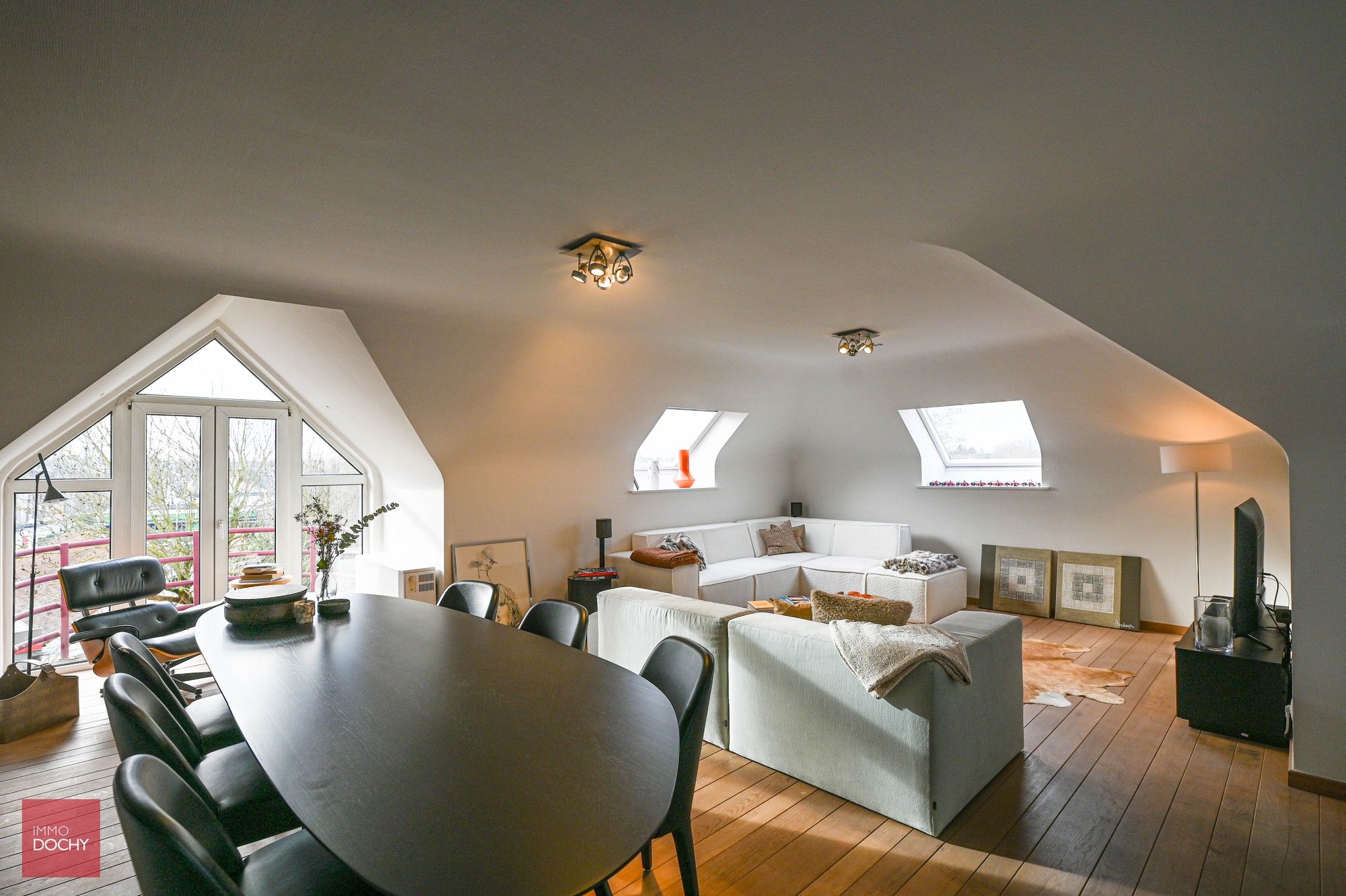 Vernieuwd ruim dakappartement | Doorniksewijk foto 4