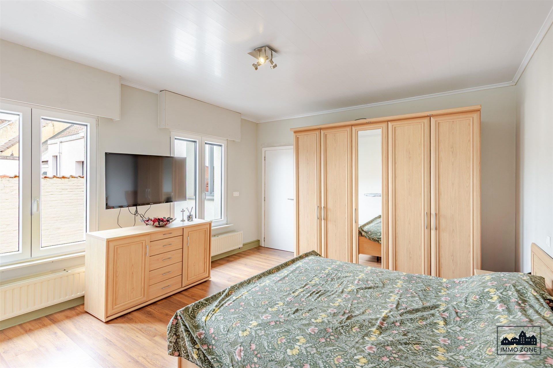 Woning met 4 slaapkamers én magazijn op toplocatie foto 13