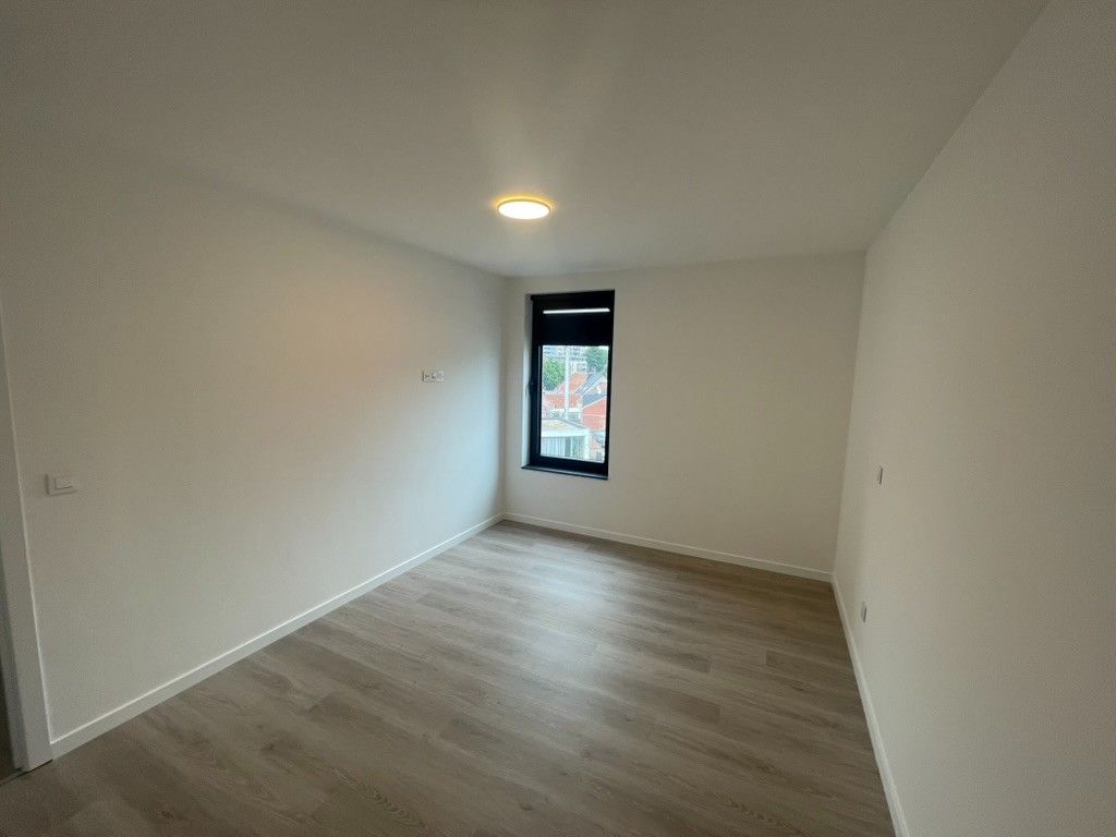Genk, Kapelstraat 23 bus 5.2 - Modern appartement (94m²) met 2 slaapkamers, ruim terras (52m²), daktuin (12m²) en kelderberging (3,5m²). foto 13