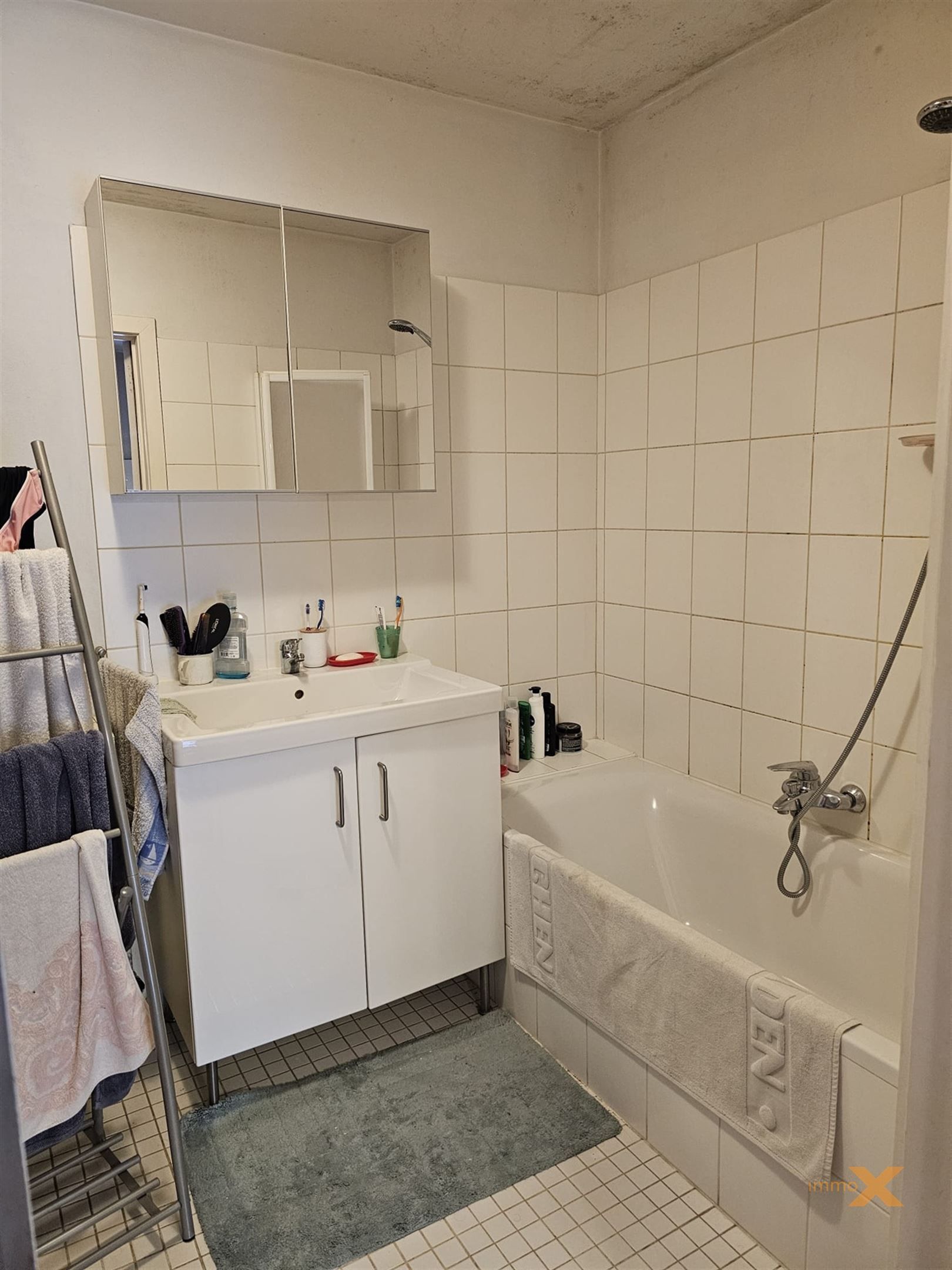 GEZELLIGE SEVENTIES WONING MET GARAGE EN TUINTJE foto 16